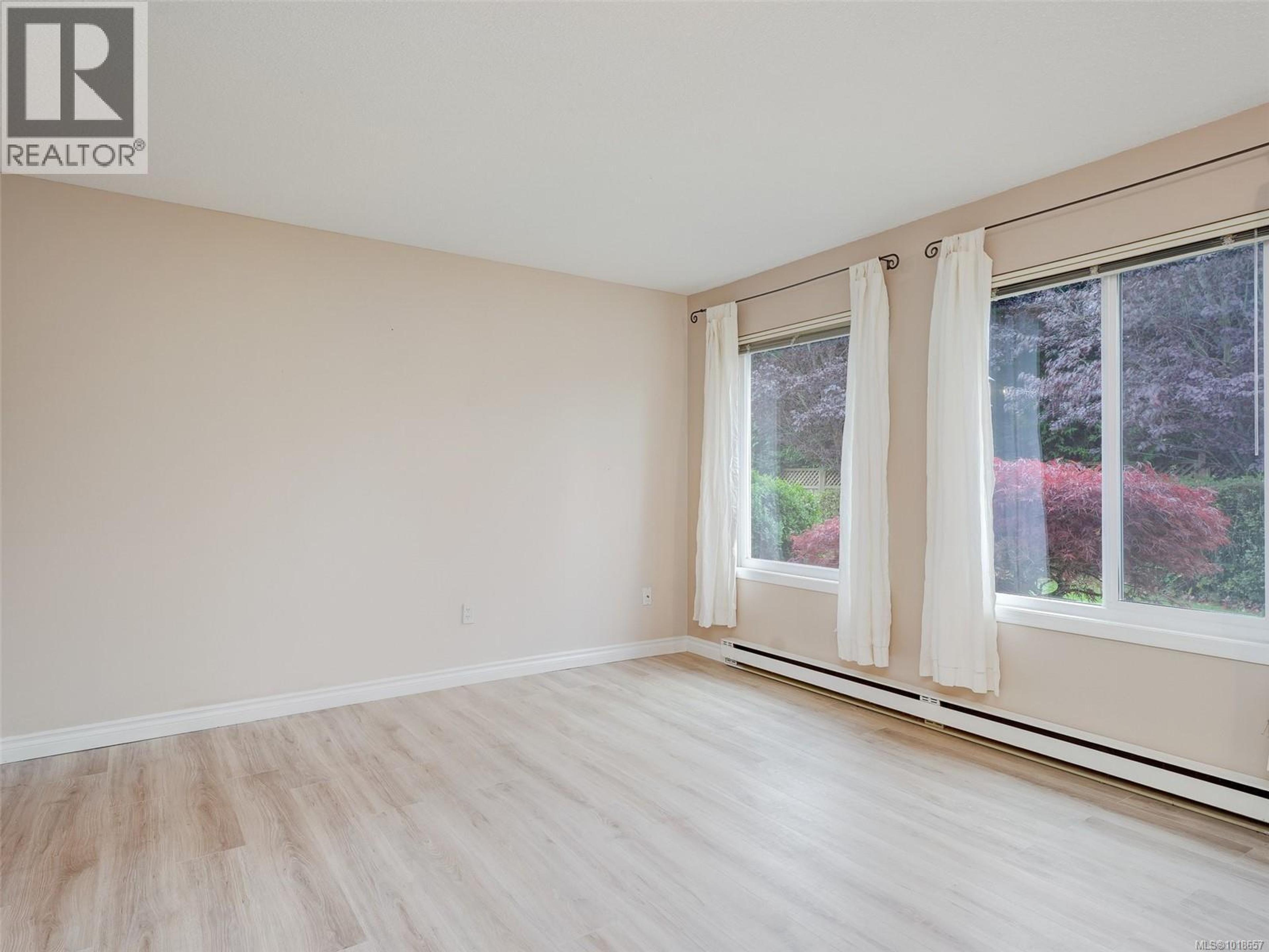 #9 1741 MCKENZIE AVE - Image 3