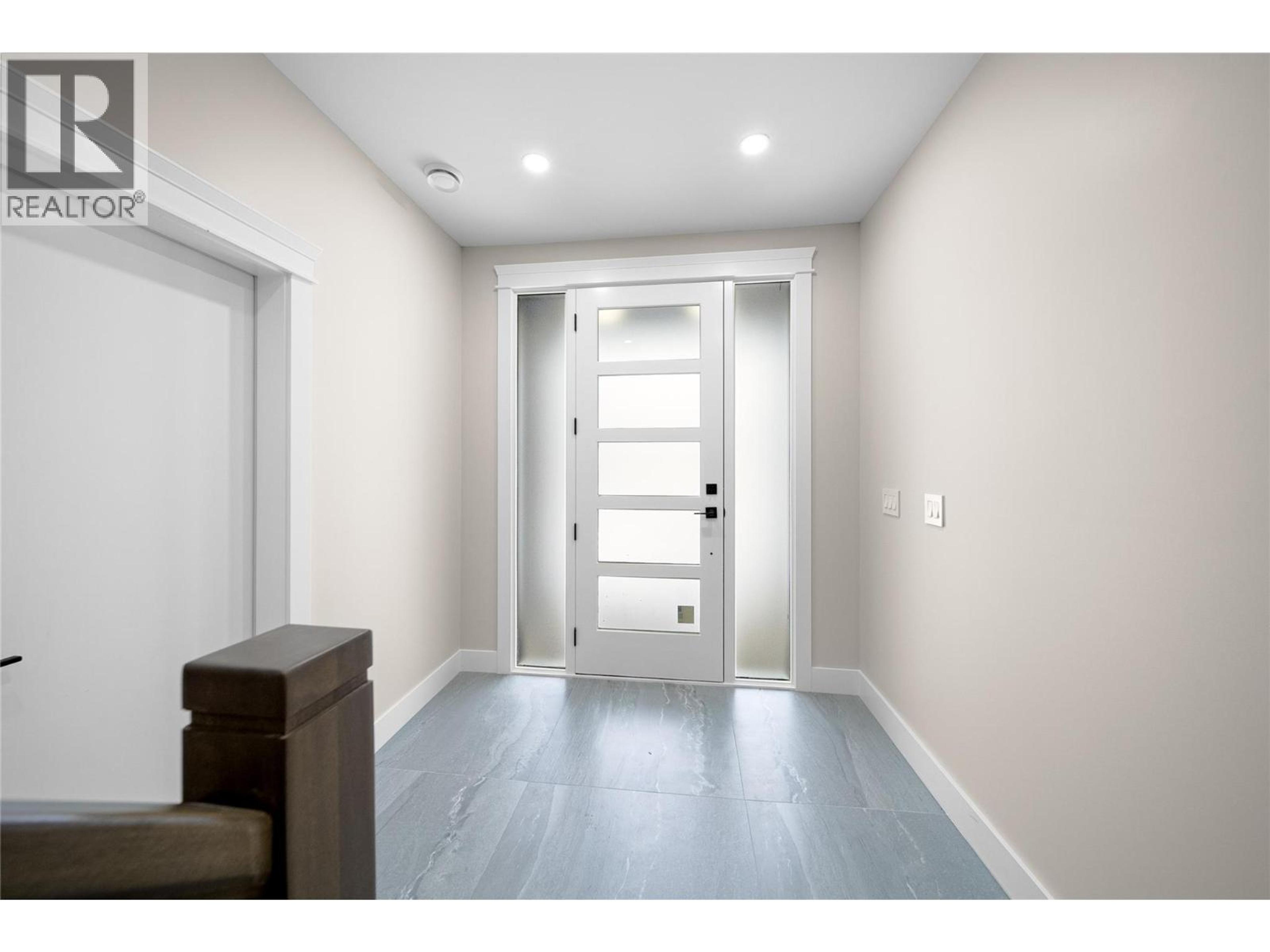 2077 LINFIELD DRIVE - Image 2