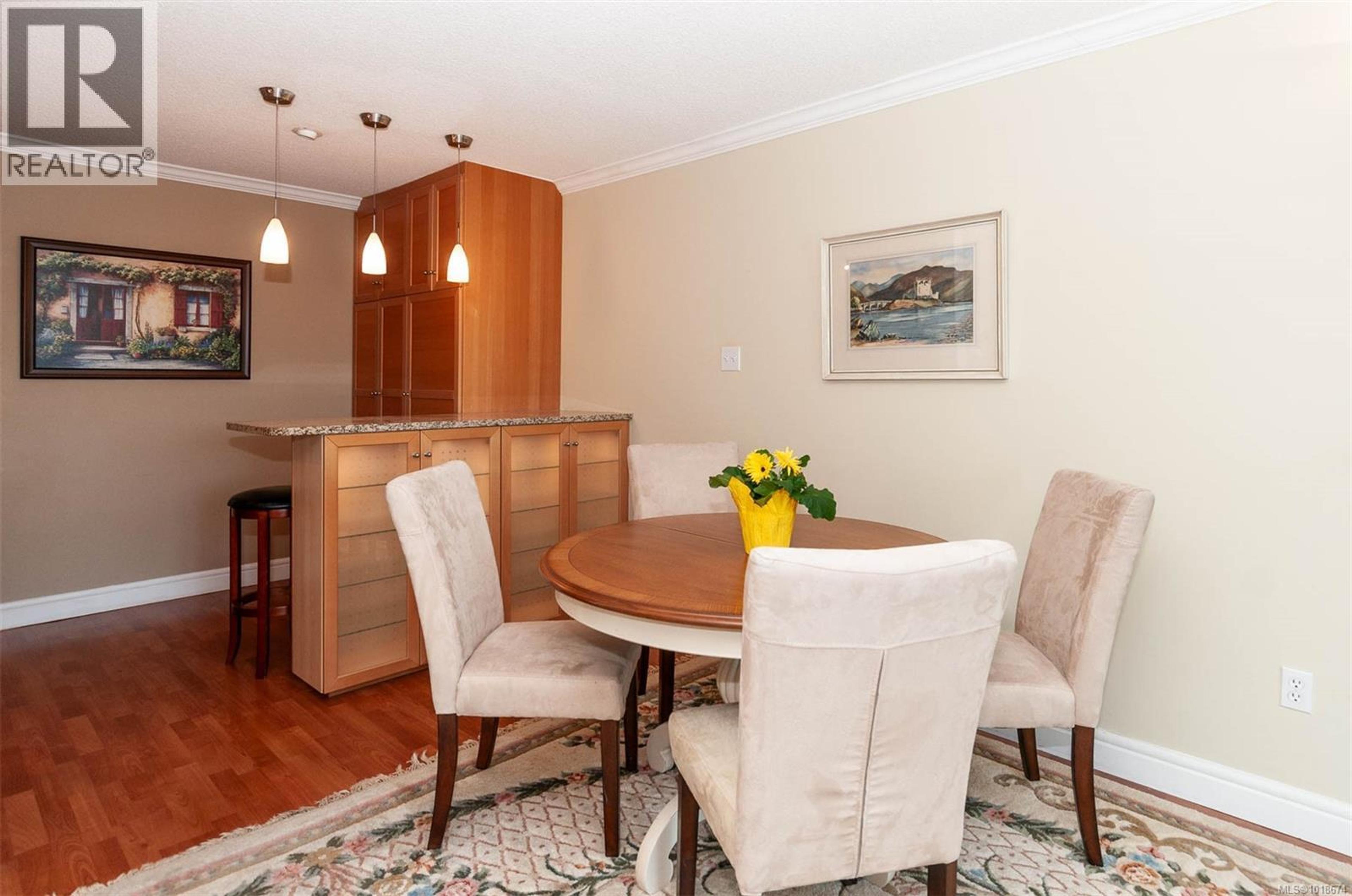 #302 1024 FAIRFIELD RD - Image 3