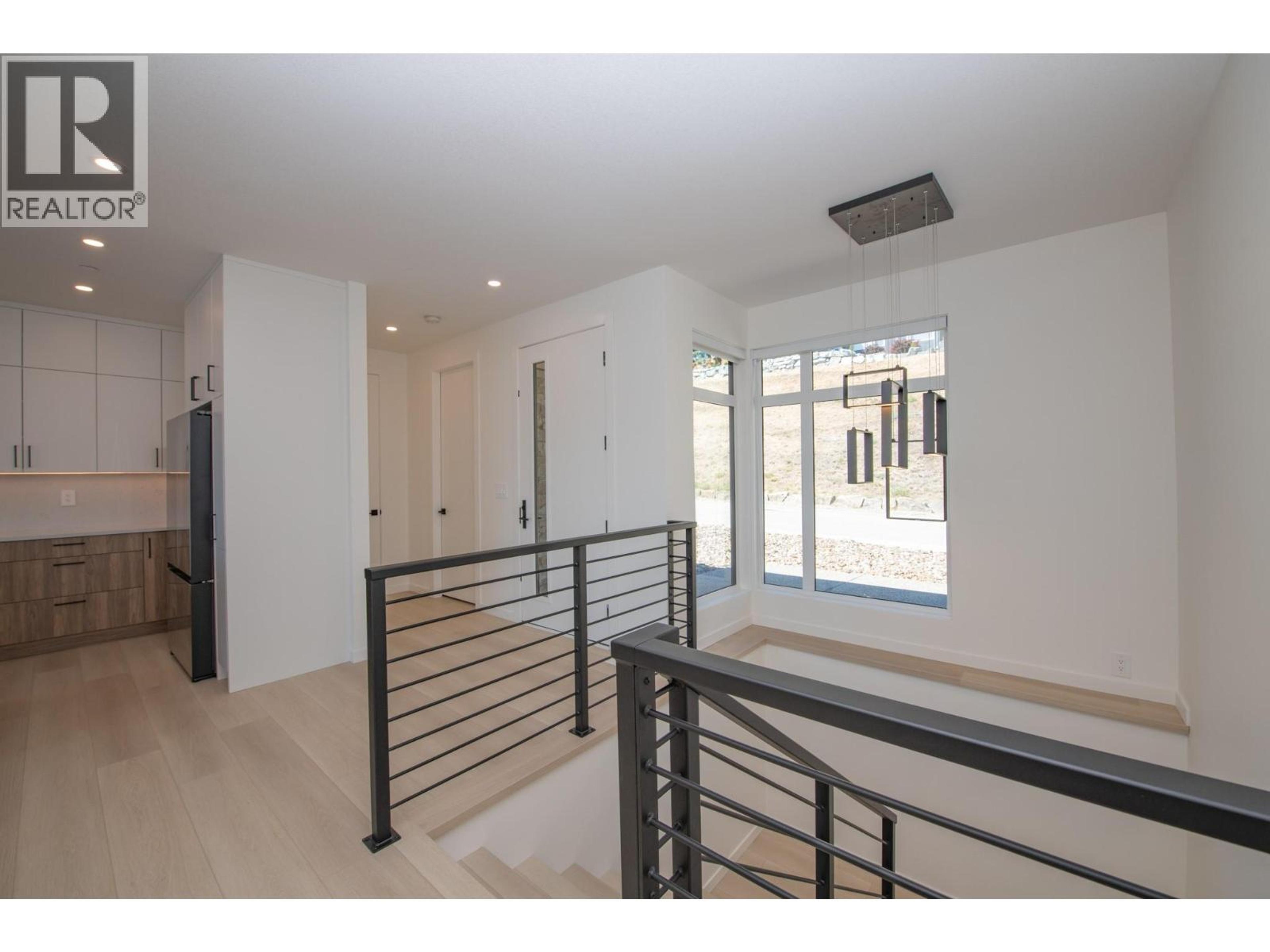 8820 OXFORD ROAD - Image 3