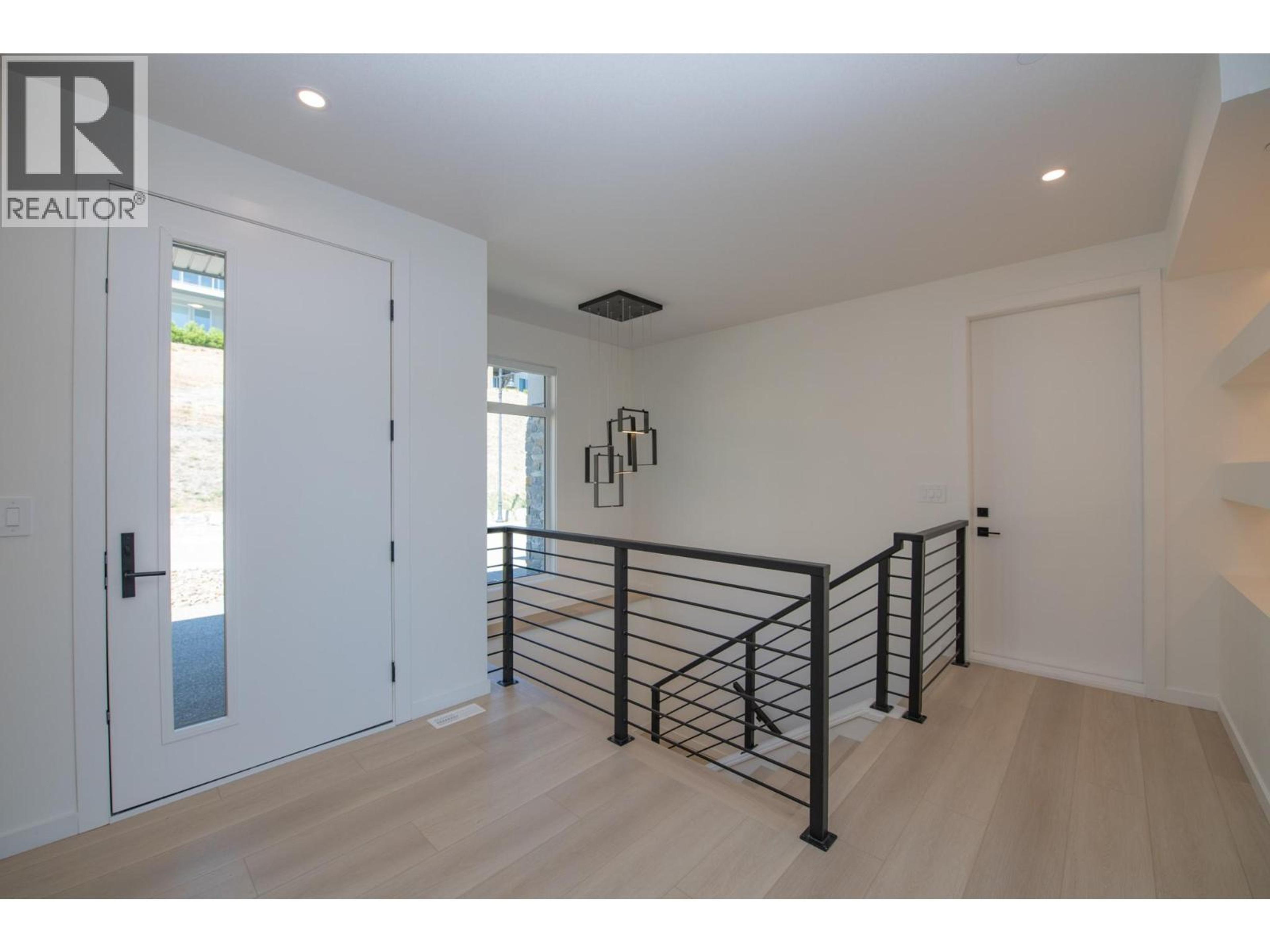 8820 OXFORD ROAD - Image 2