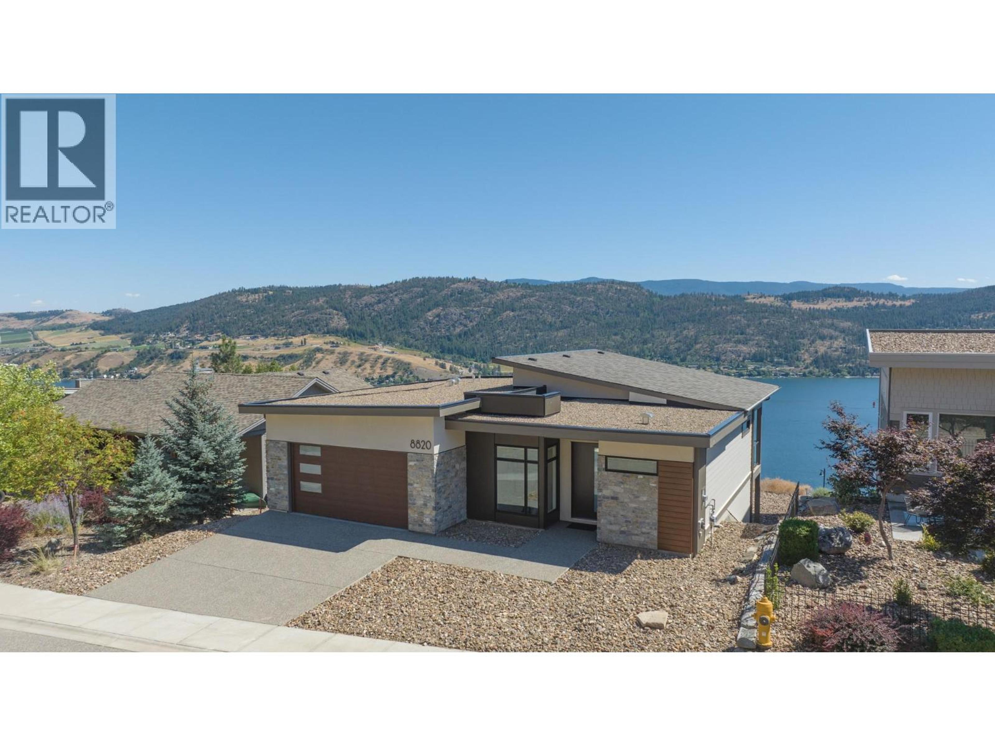 8820 OXFORD ROAD - Main Image