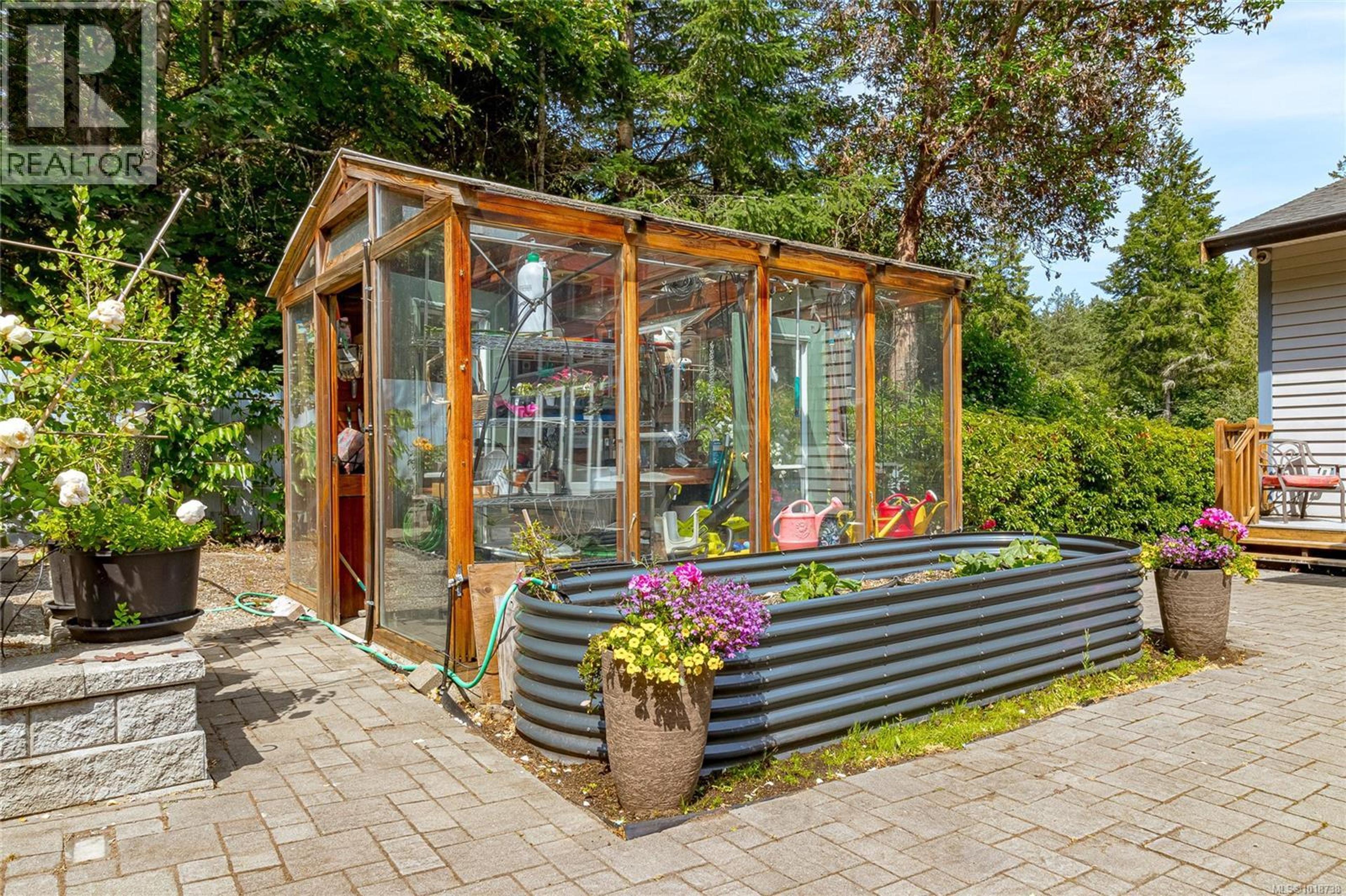 11376 Osprey Pl, North Saanich - Exteriors - Photo 4