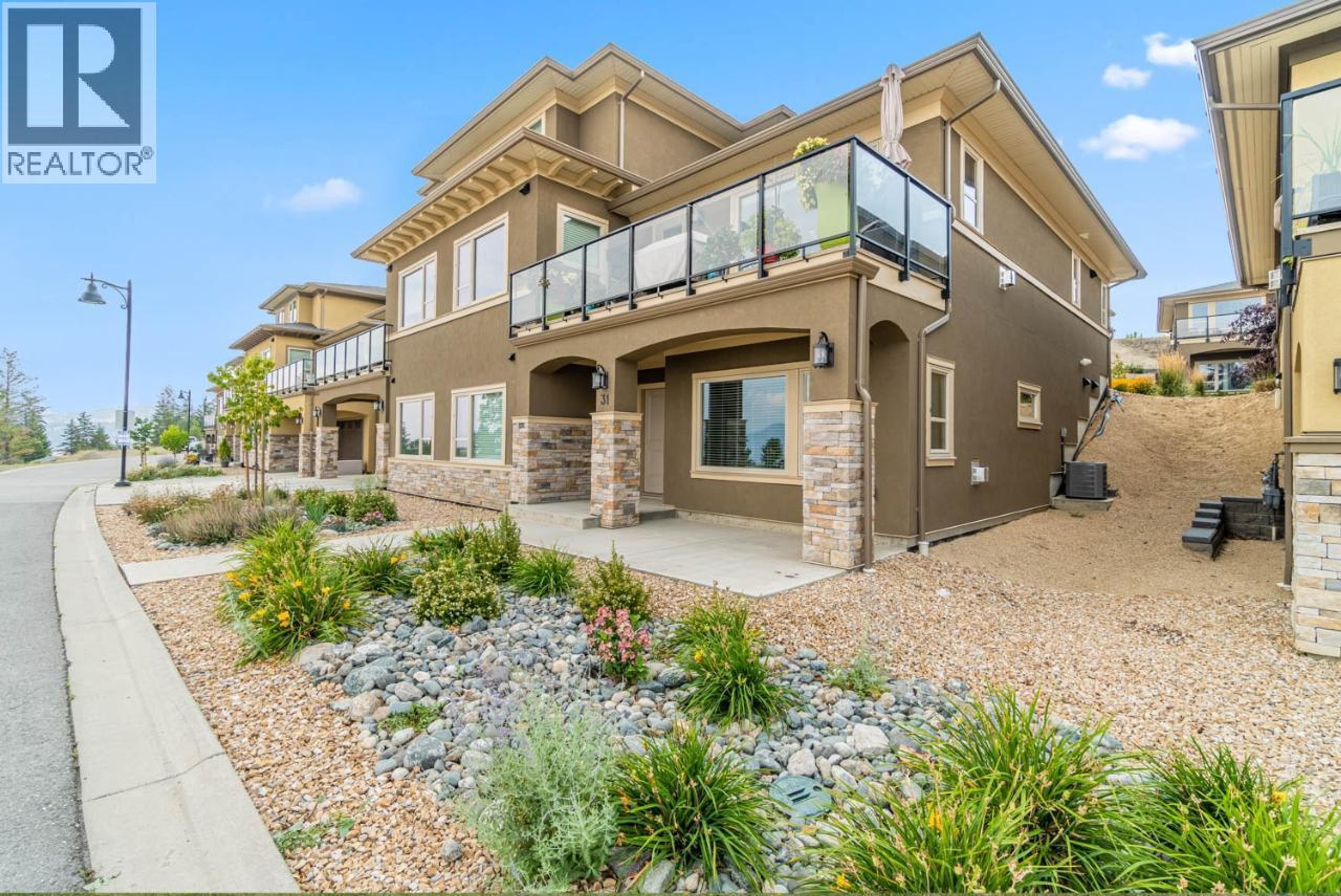 #31 2171 VAN HORNE DRIVE - Image 2