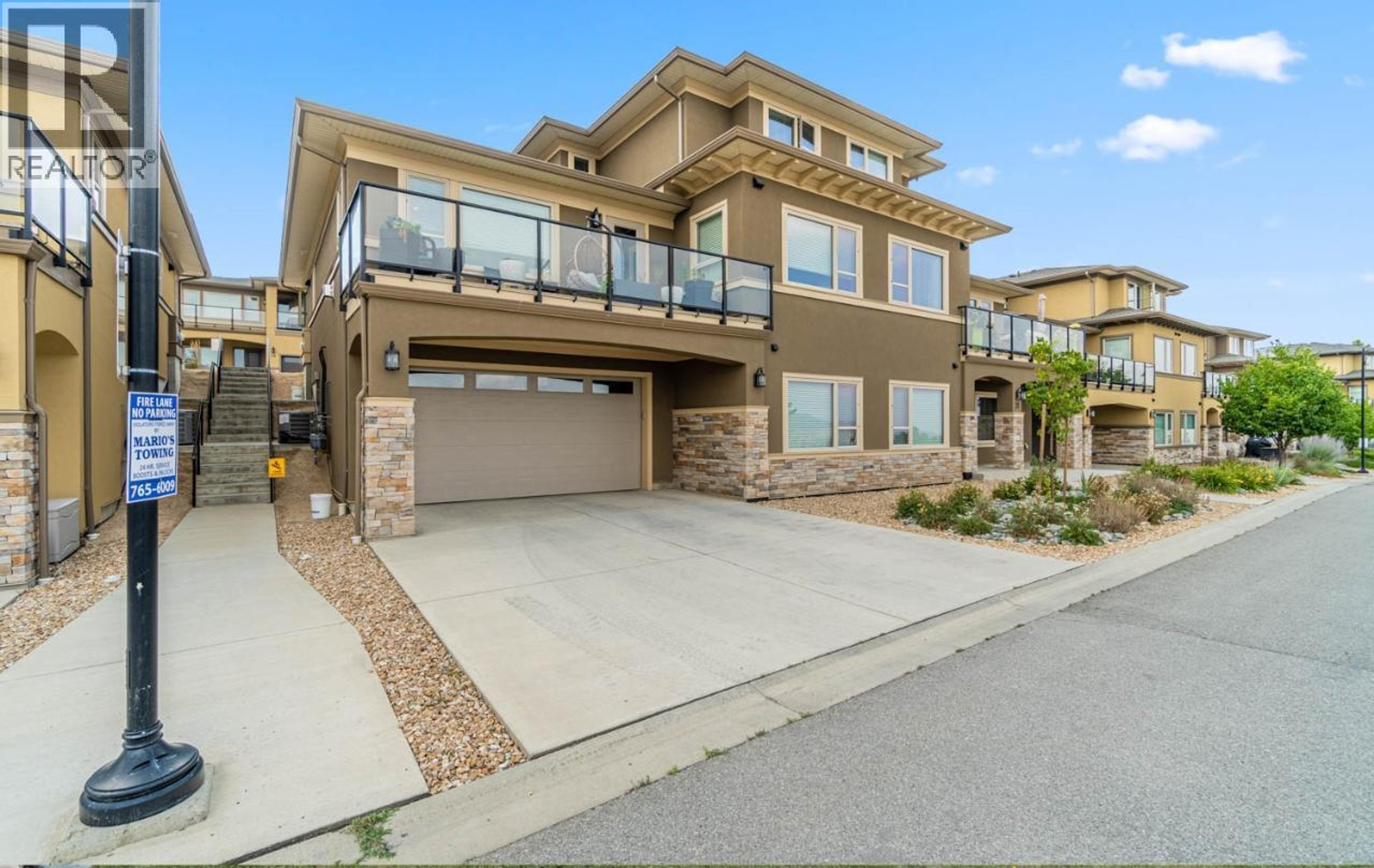 #31 2171 VAN HORNE DRIVE - Main Image