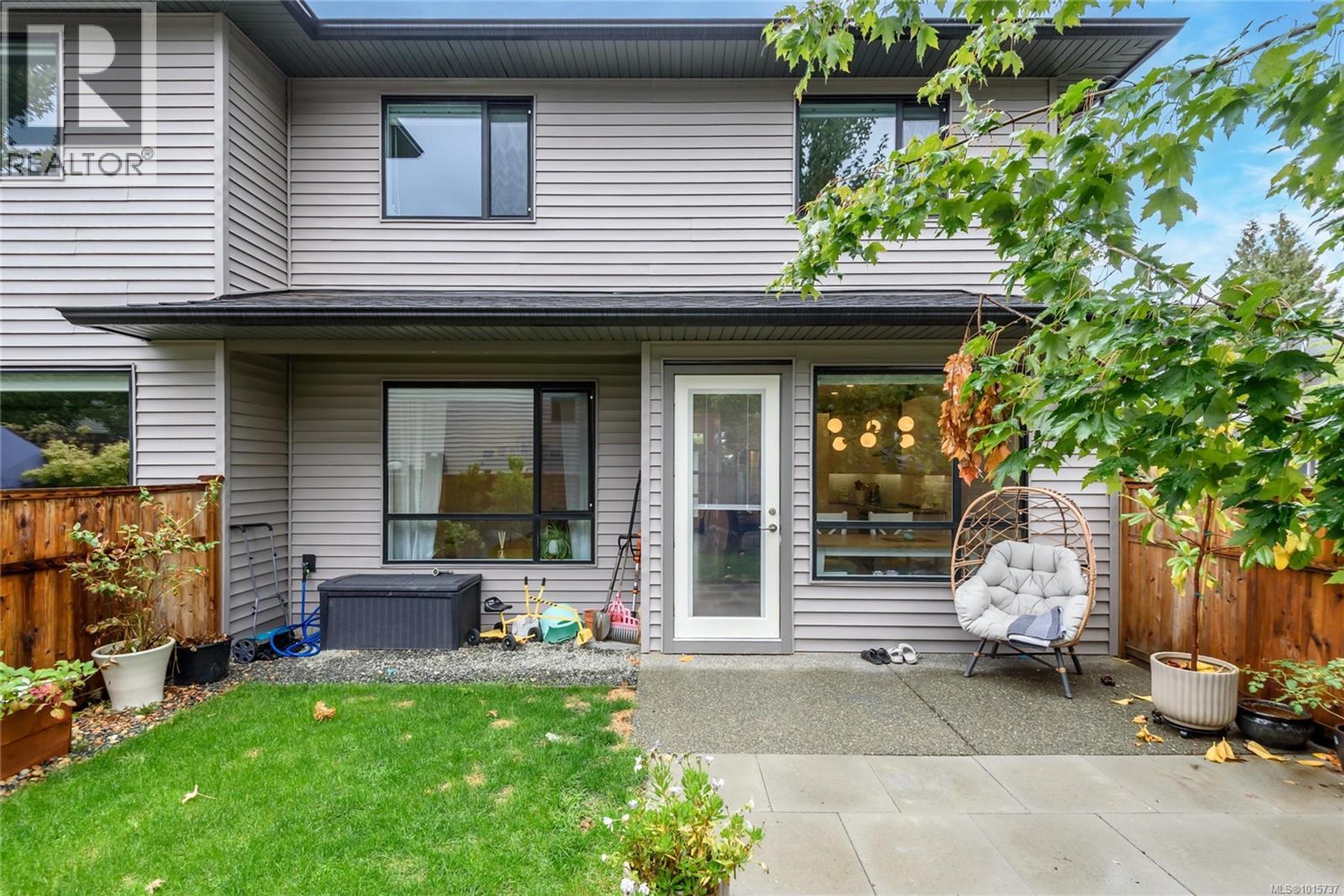 2607 Kendal Ave, Cumberland - Exteriors - Photo 3