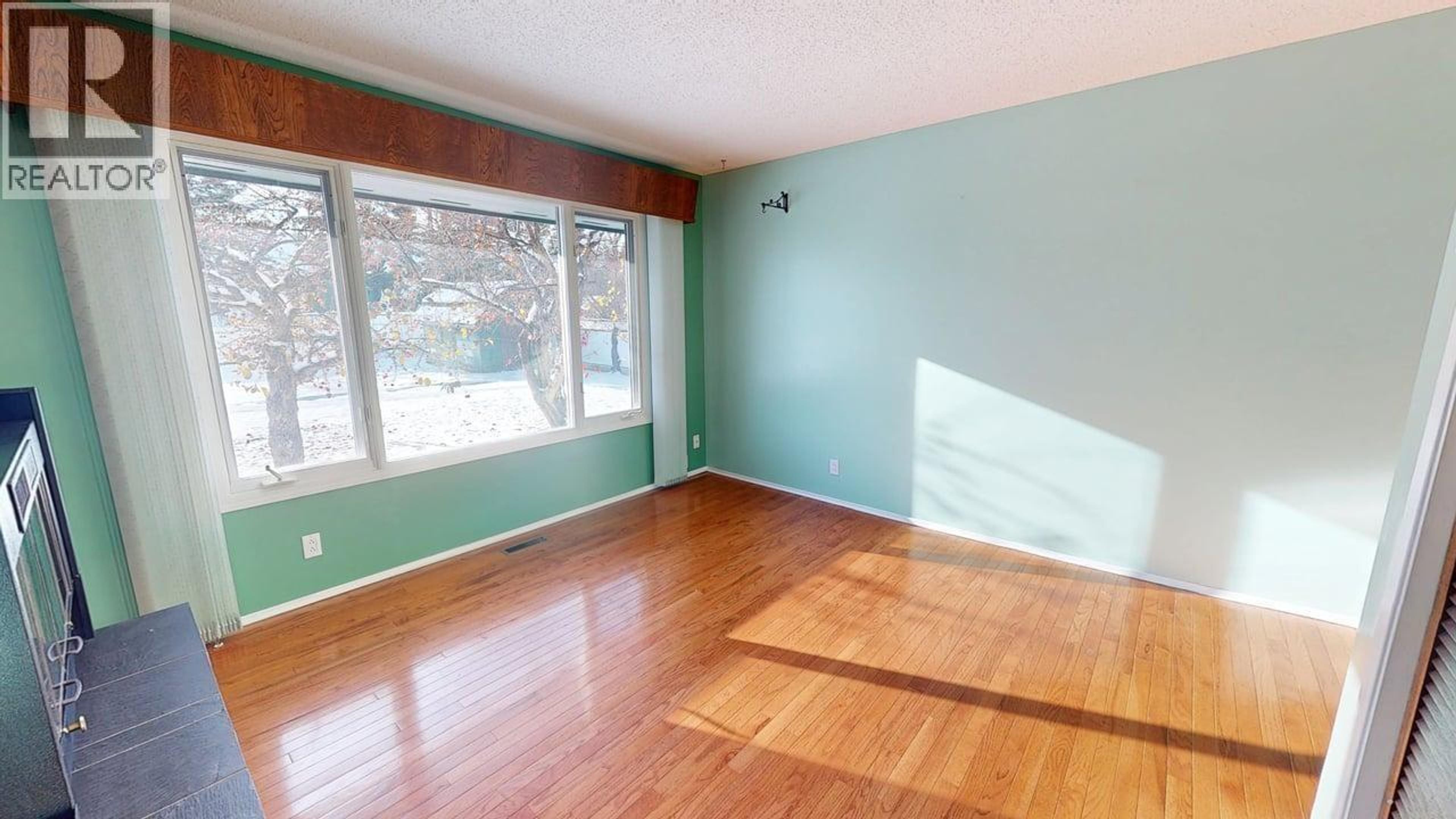 10415 109 AVENUE - Image 3