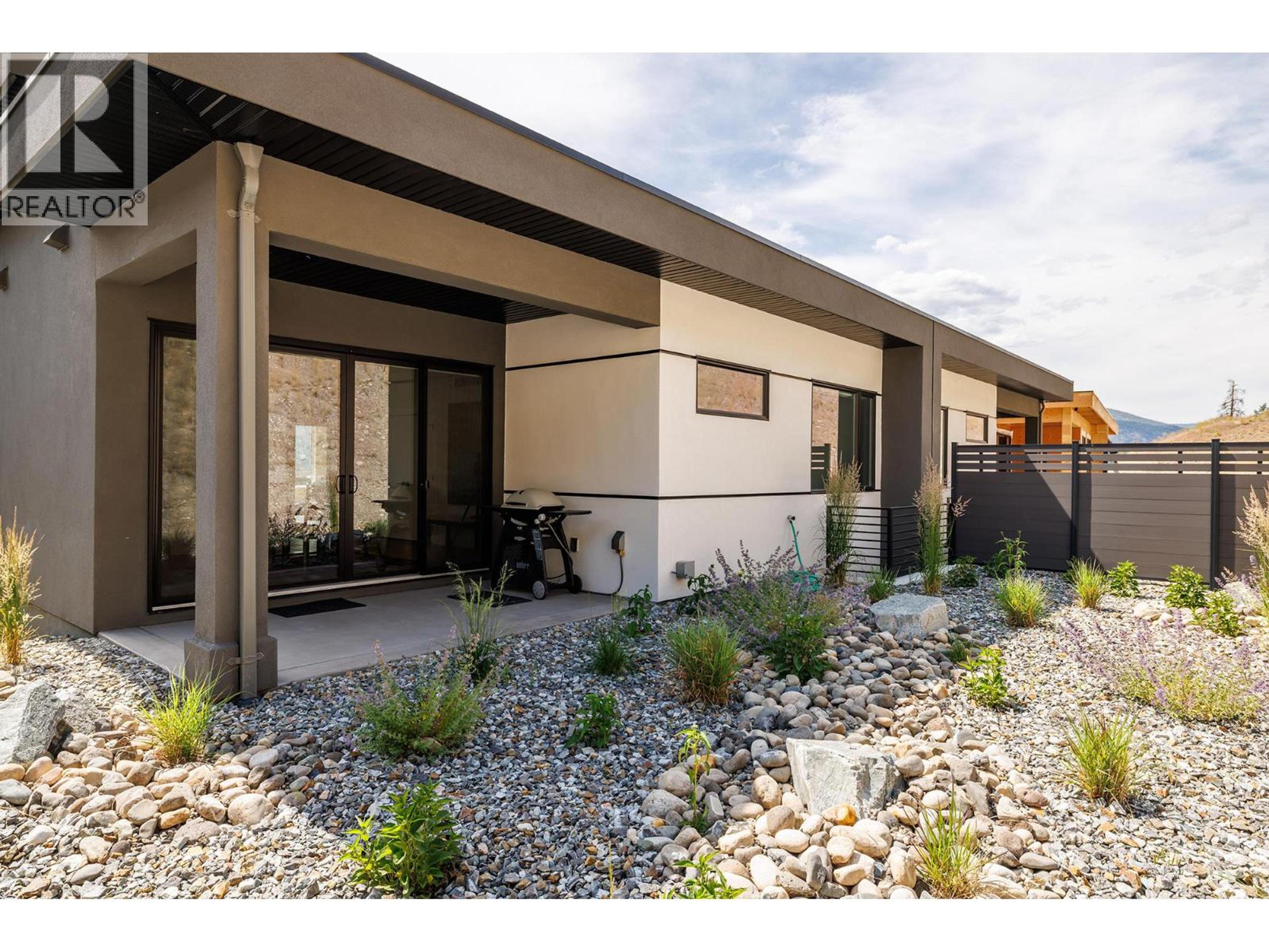 9201 Okanagan Centre Road W, Lake Country - Exteriors - Photo 5