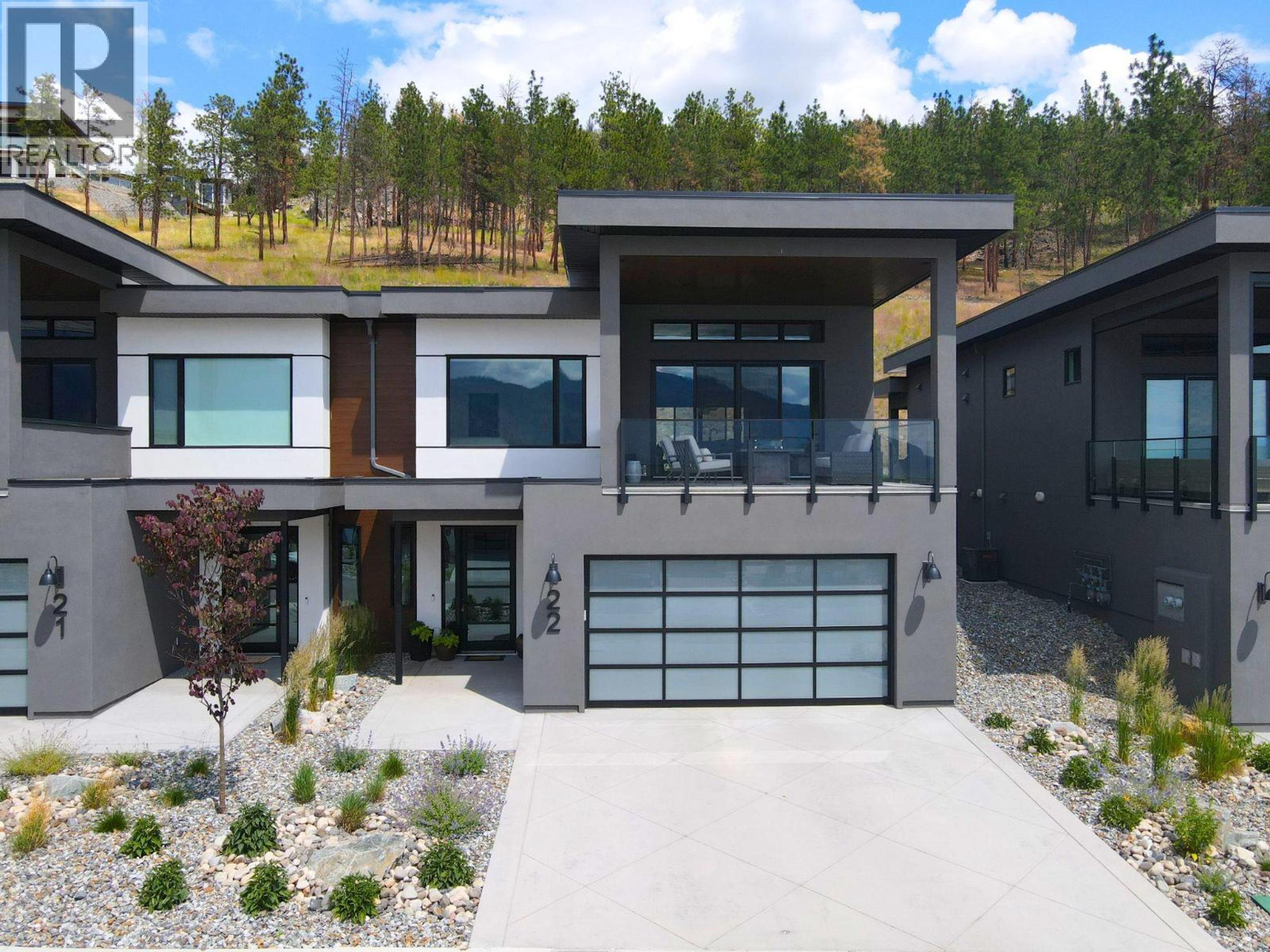 9201 Okanagan Centre Road W, Lake Country - Exteriors - Photo 10