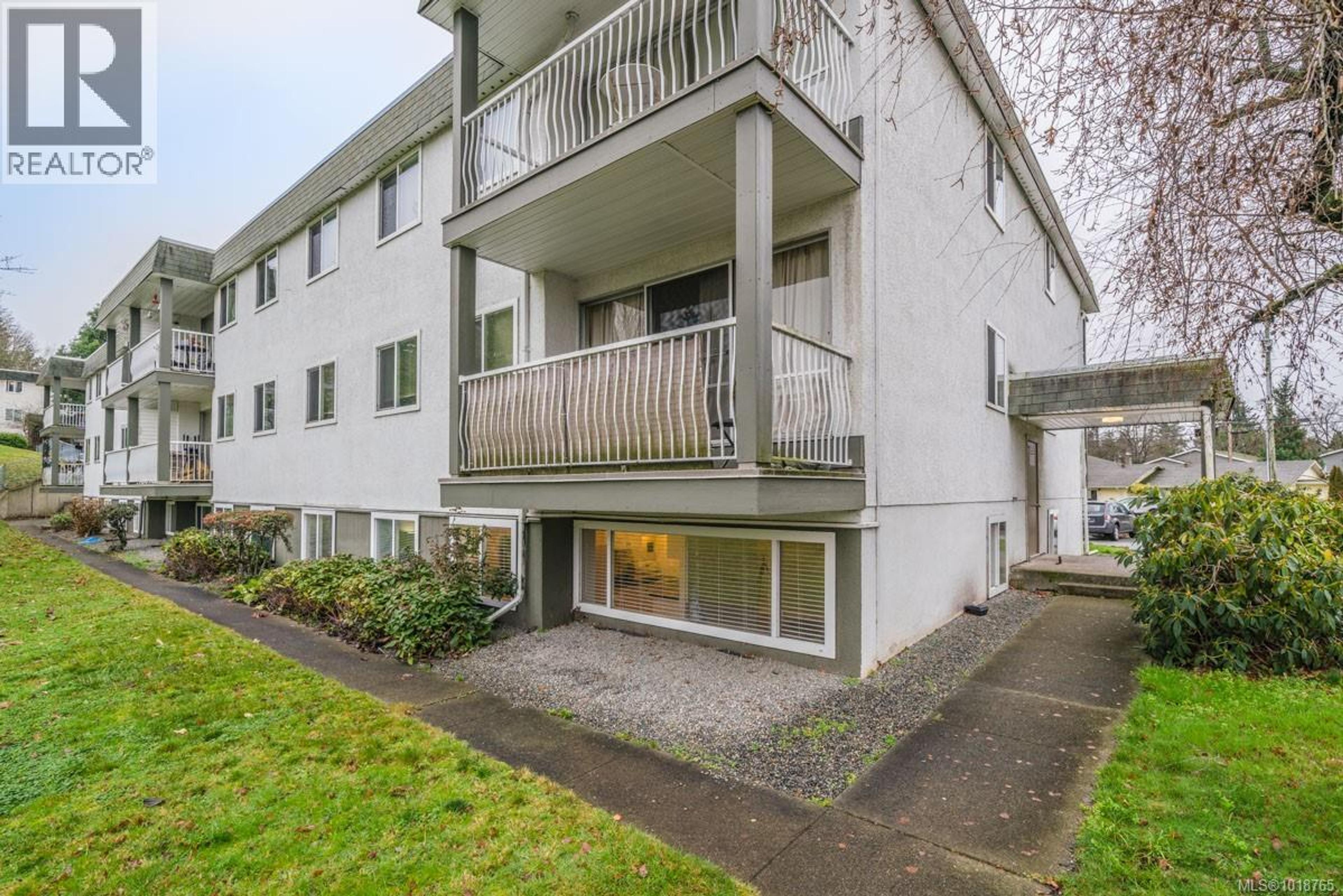 997 Bowen Rd, Nanaimo - Exteriors - Photo 1