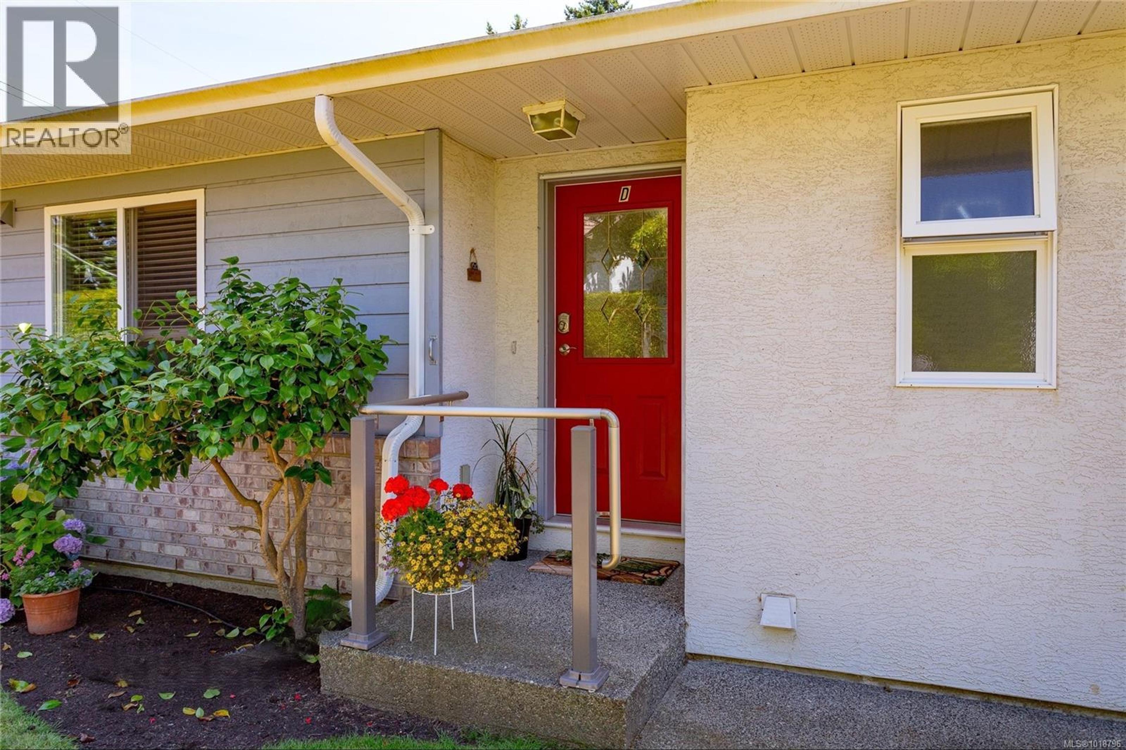 10124 Resthaven Dr, Sidney - Exteriors - Photo 2