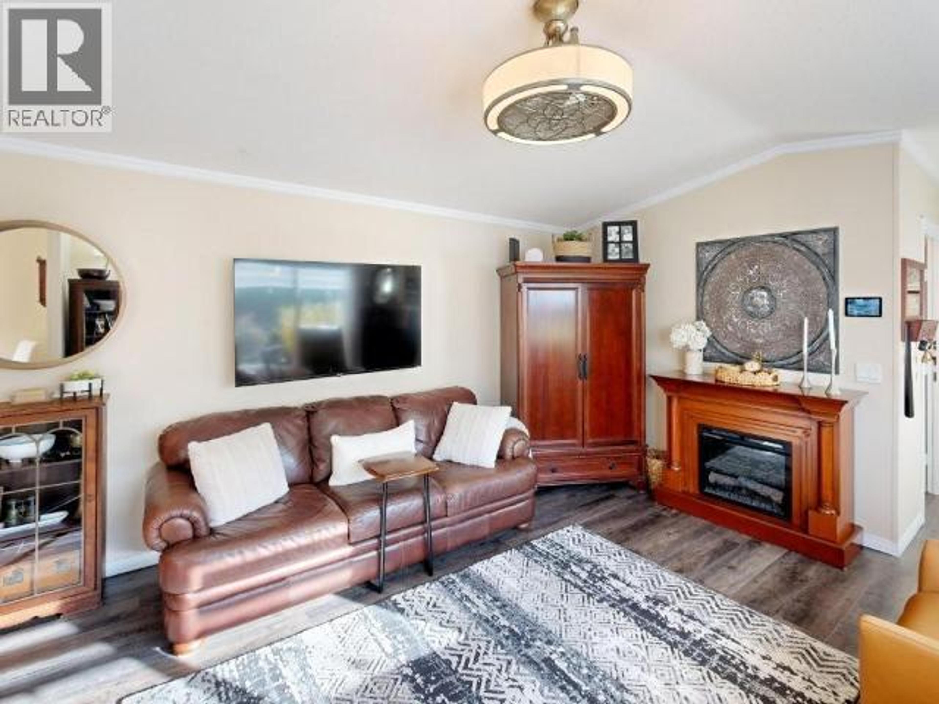 236-7575 DUNCAN STREET - Image 3