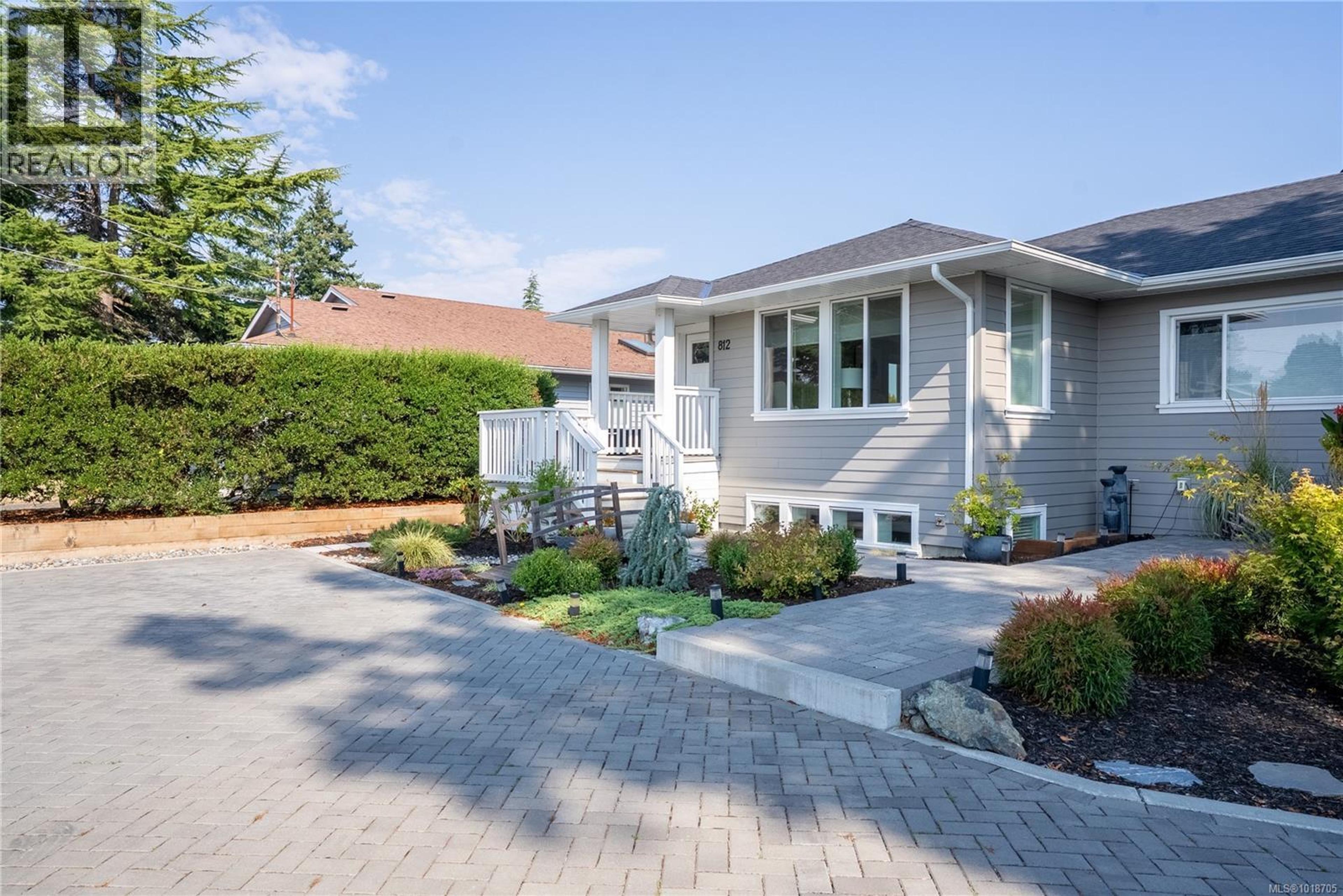 812 Mann Ave, Saanich - Exteriors - Photo 2