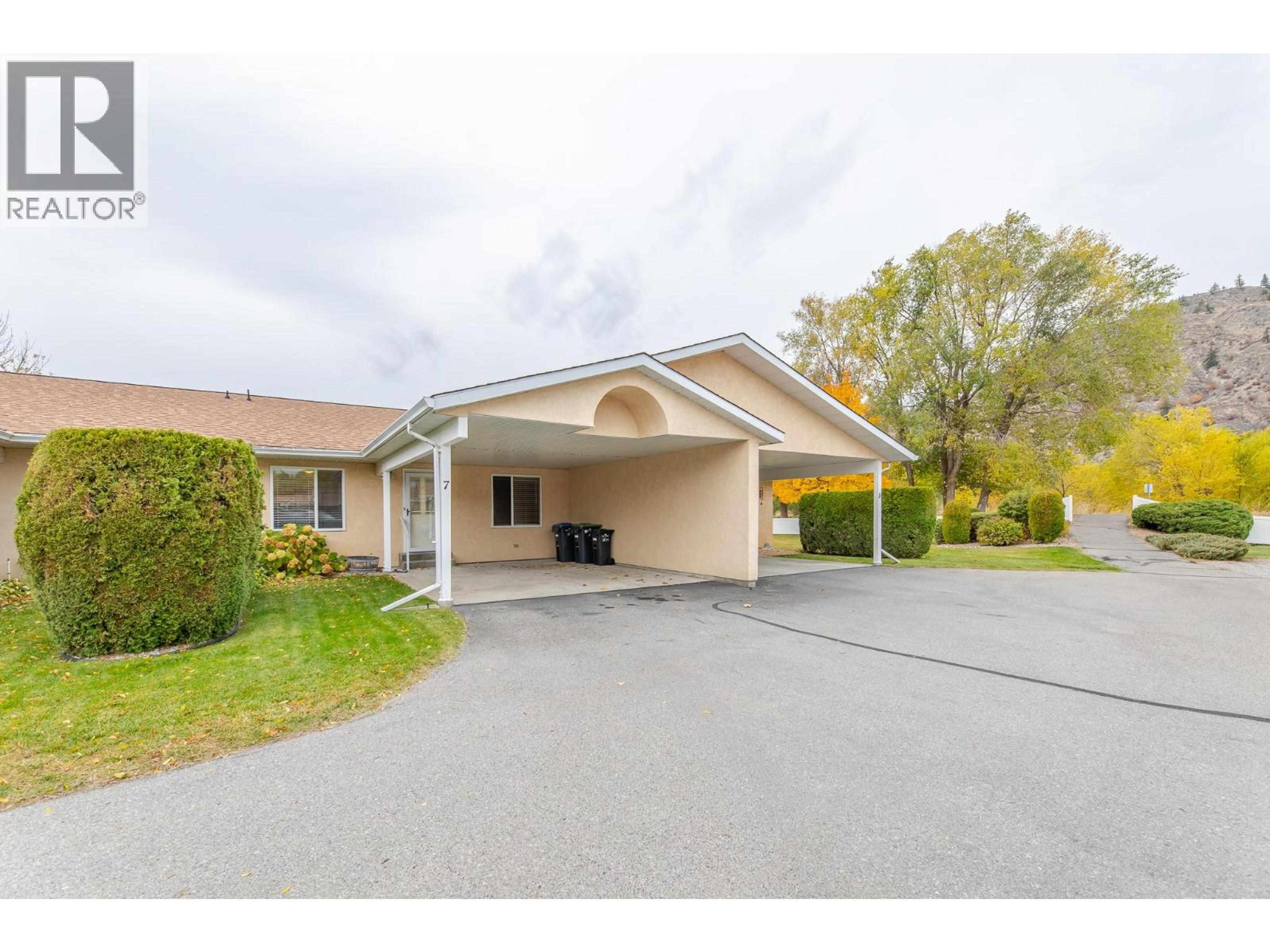 145 REDWING Place, Oliver - Exteriors - Photo 6