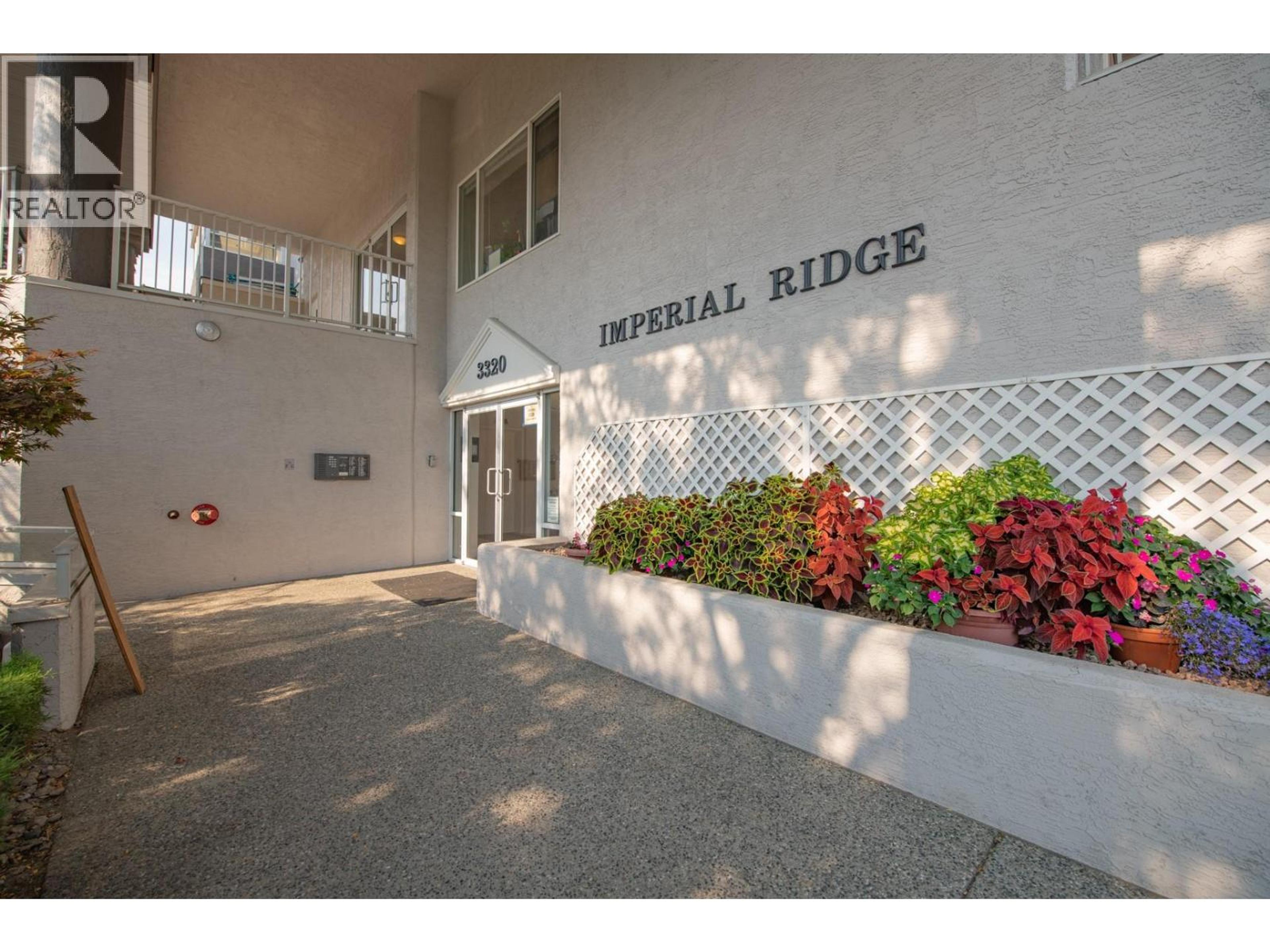 3320 Centennial Drive, Vernon - Exteriors - Photo 4