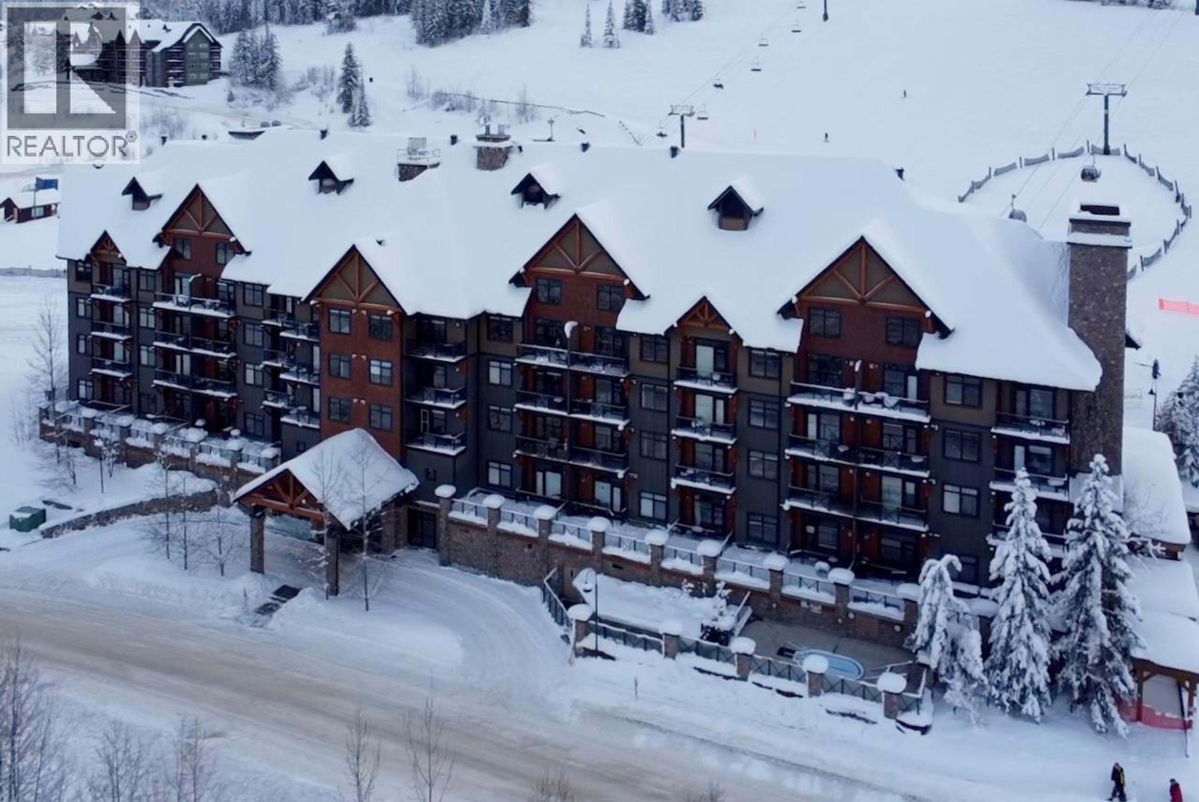 1549 Kicking Horse Trail, Golden - Exteriors - Full Complex View, Drone/Aerial View - Photo 2