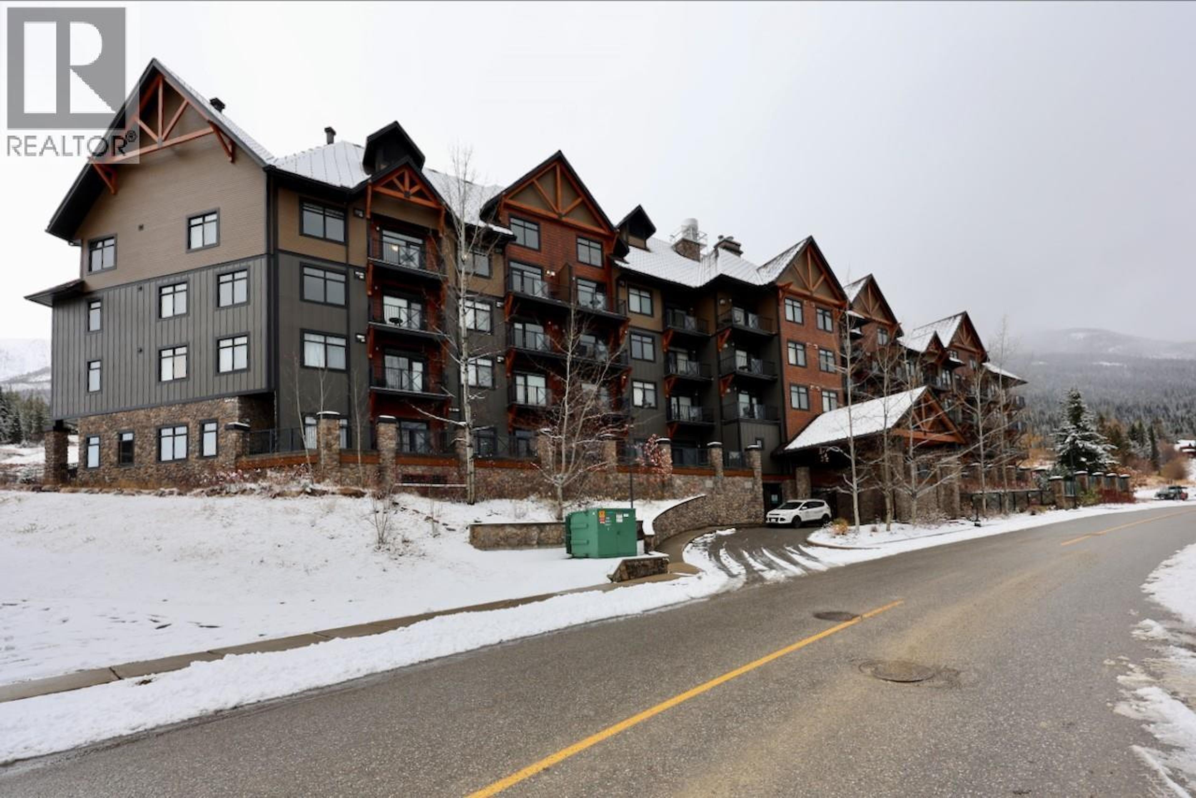1549 Kicking Horse Trail, Golden - Exteriors - Full Complex View - Photo 4