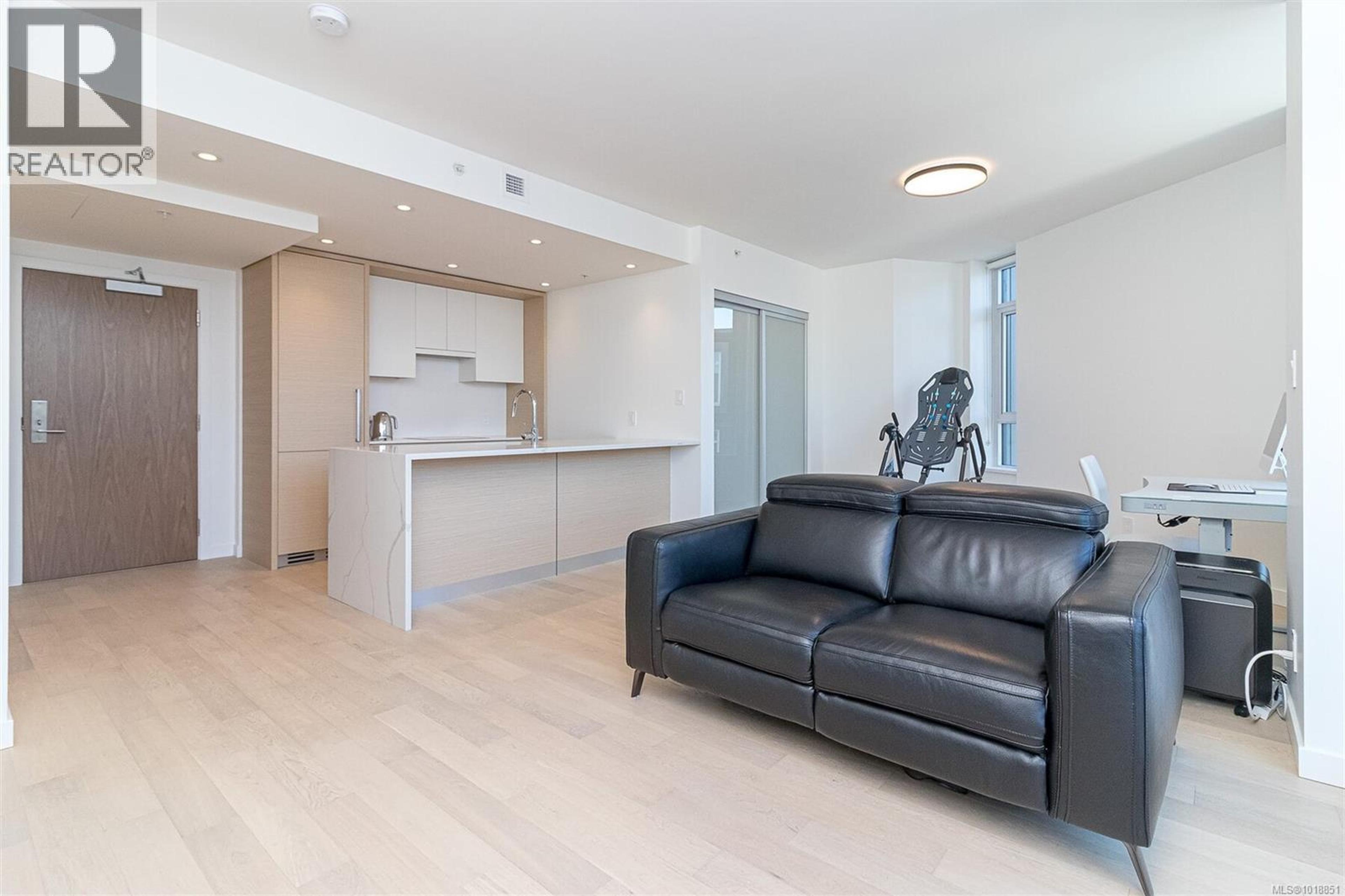 #410 530 MICHIGAN ST - Image 3