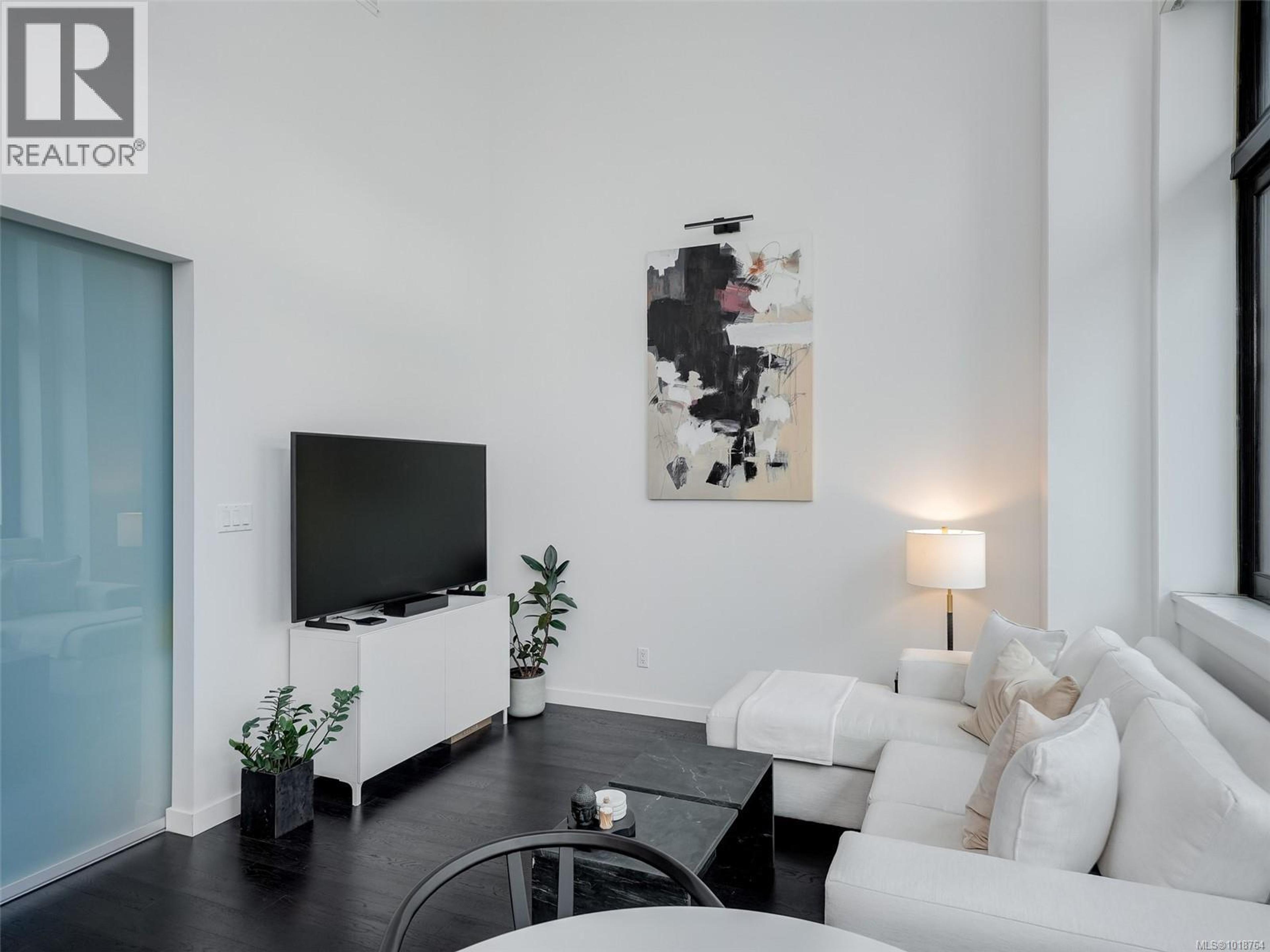 #425 770 FISGARD ST - Image 3