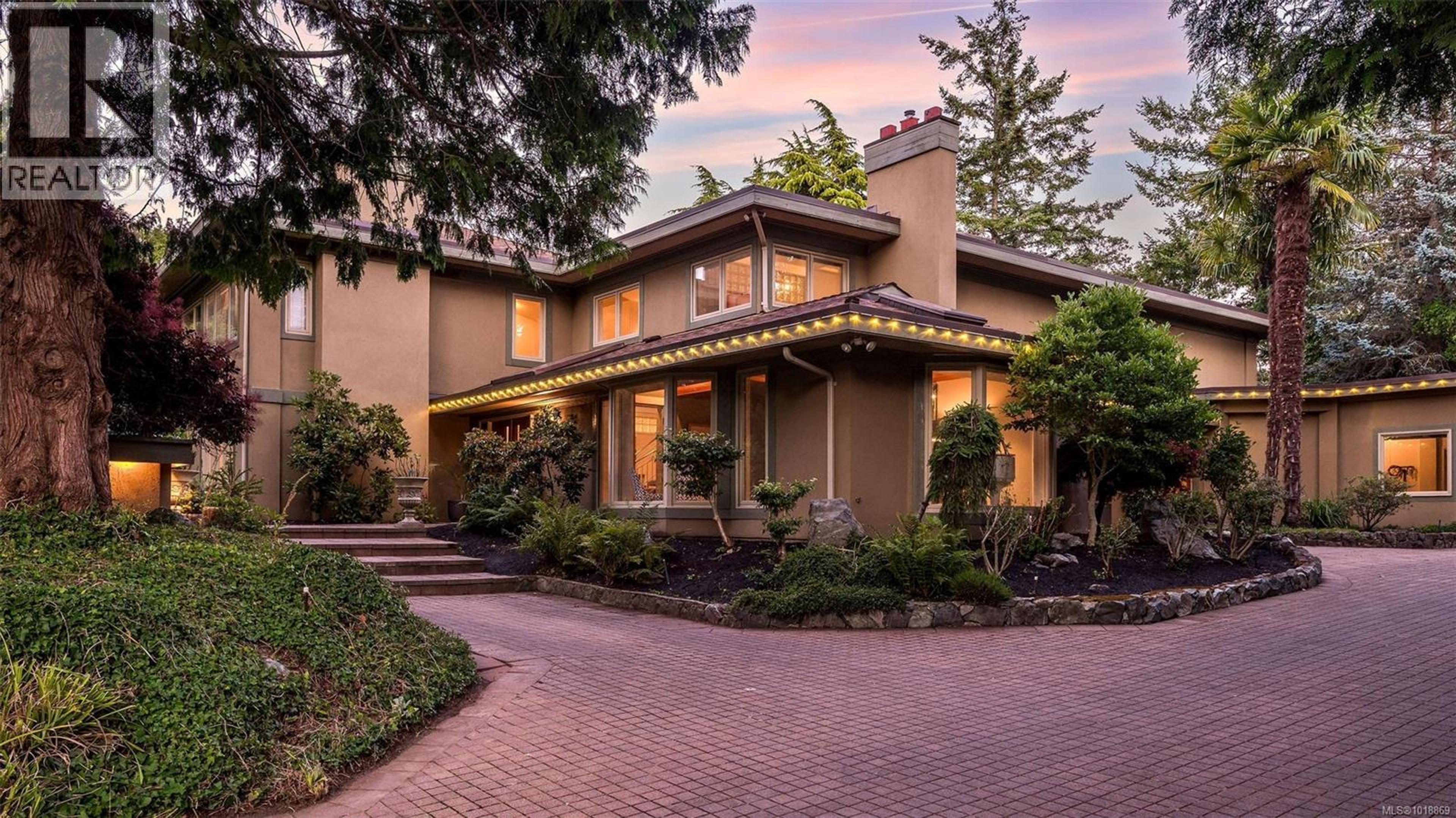 2895 LANSDOWNE RD - Main Image