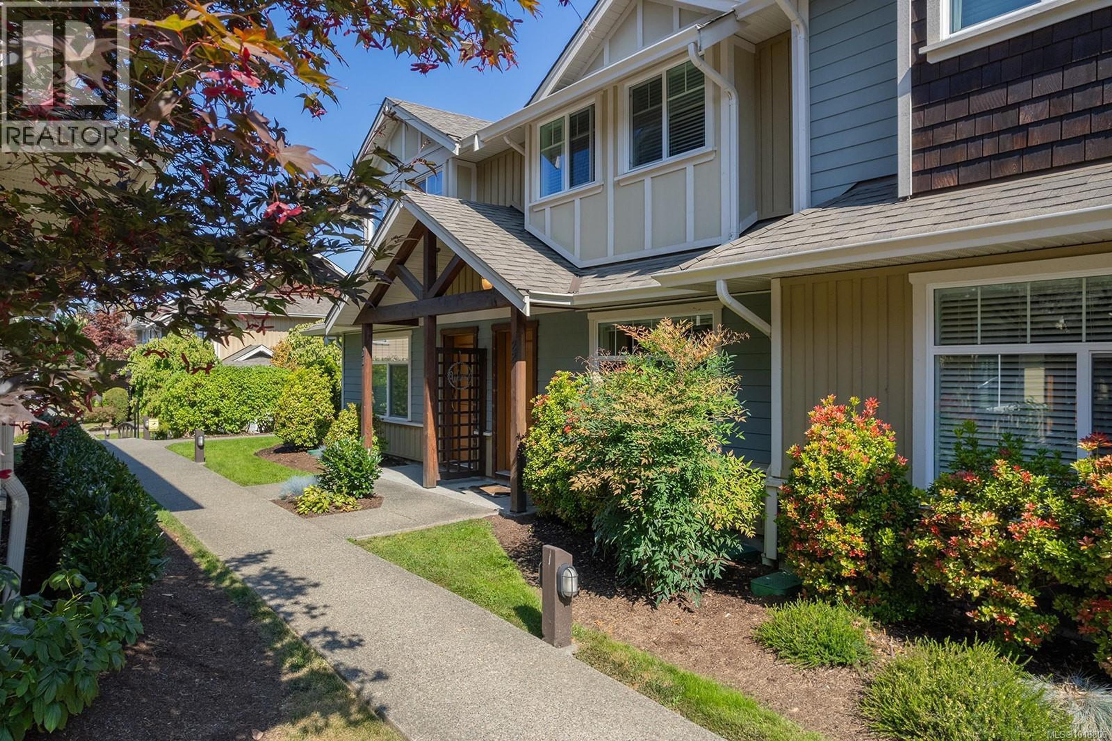 3050 Sherman Rd, Duncan - Exteriors - Photo 1