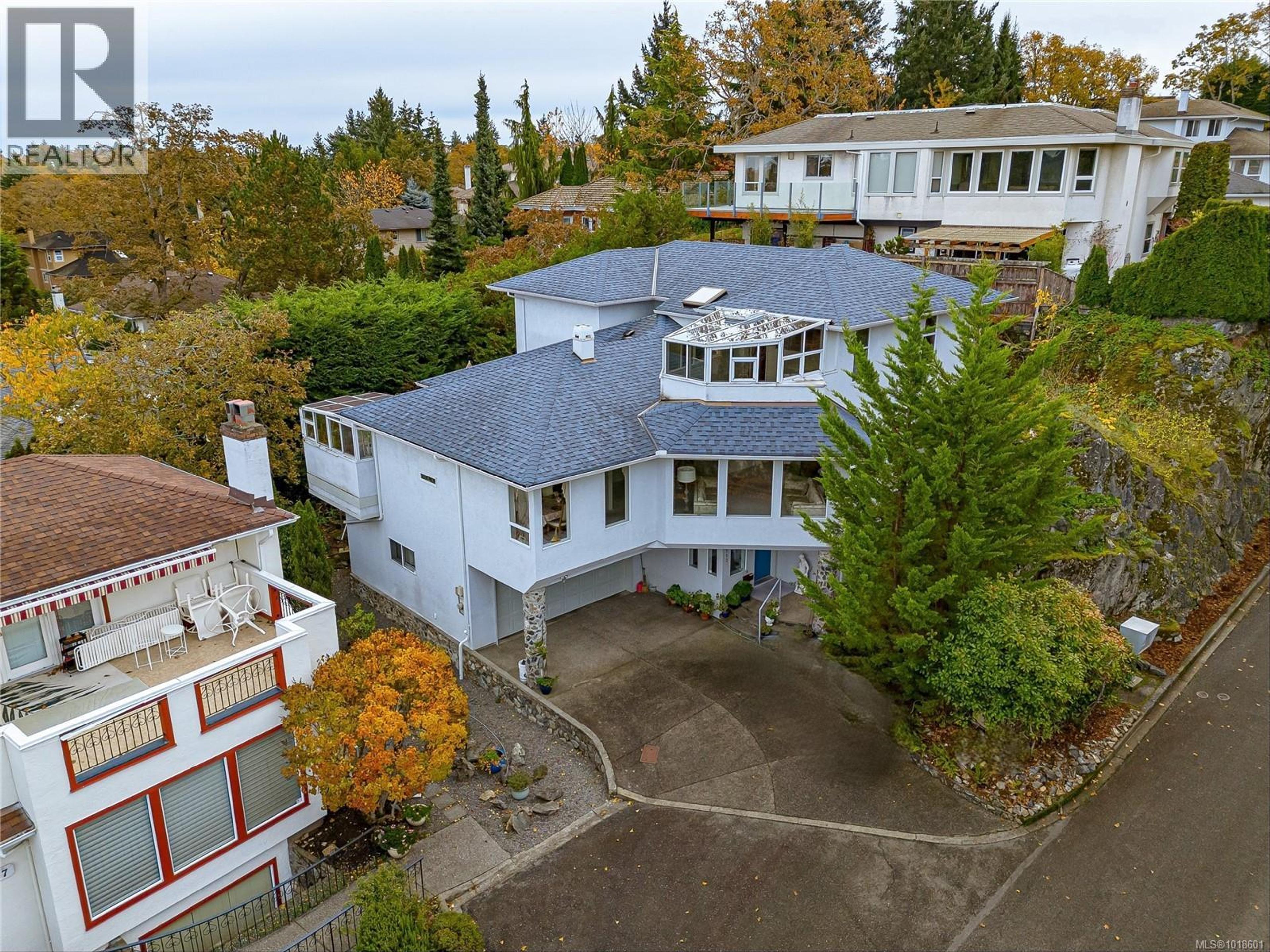 3713 Pointer Pl, Saanich - Exteriors - Drone/Aerial View - Photo 2