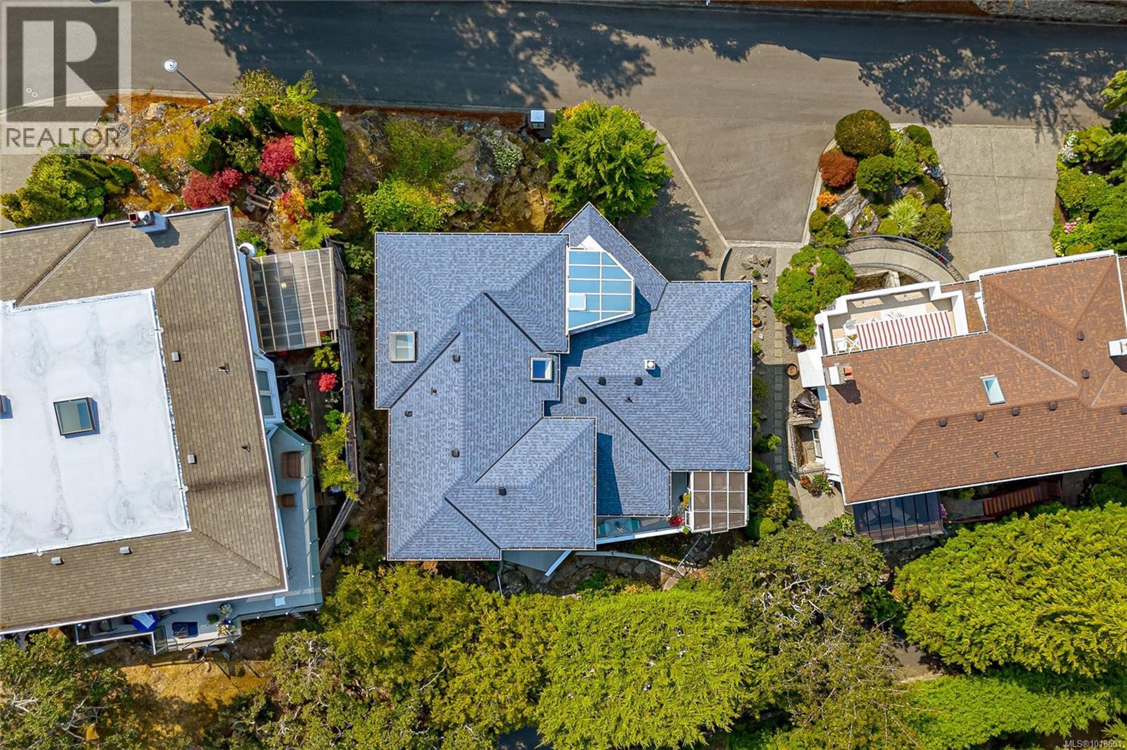 3713 Pointer Pl, Saanich - Exteriors - Drone/Aerial View - Photo 5