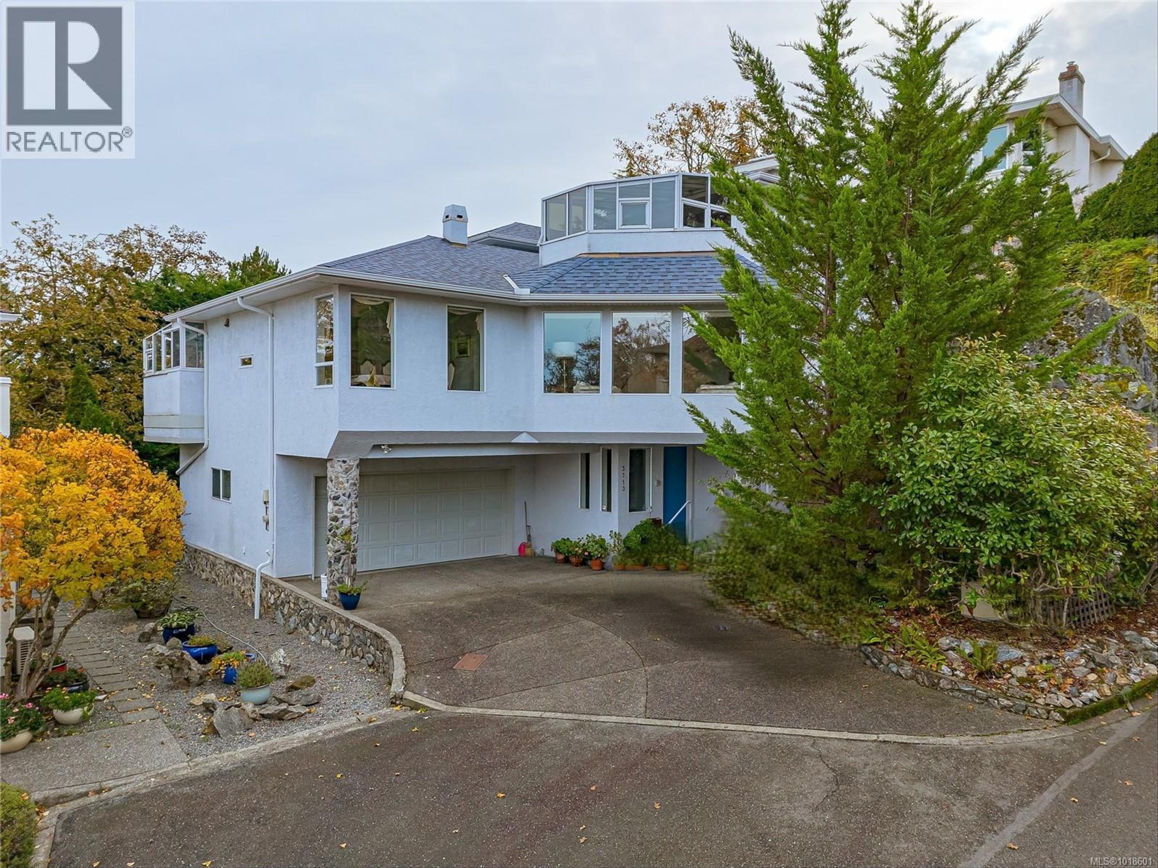 3713 Pointer Pl, Saanich - Exteriors - Photo 13
