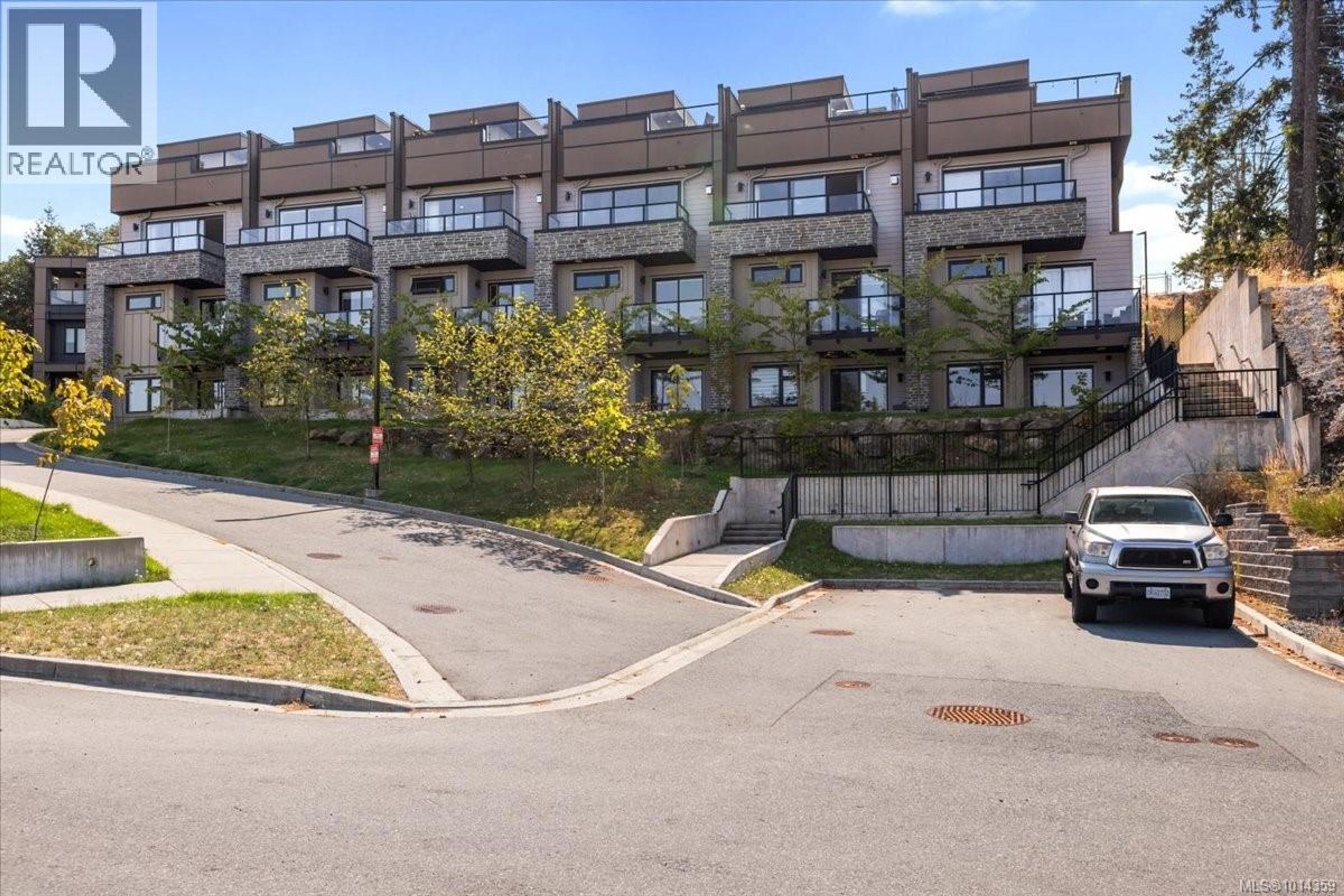 5711 Vanderneuk Rd, Nanaimo - Exteriors - Full Complex View - Photo 3