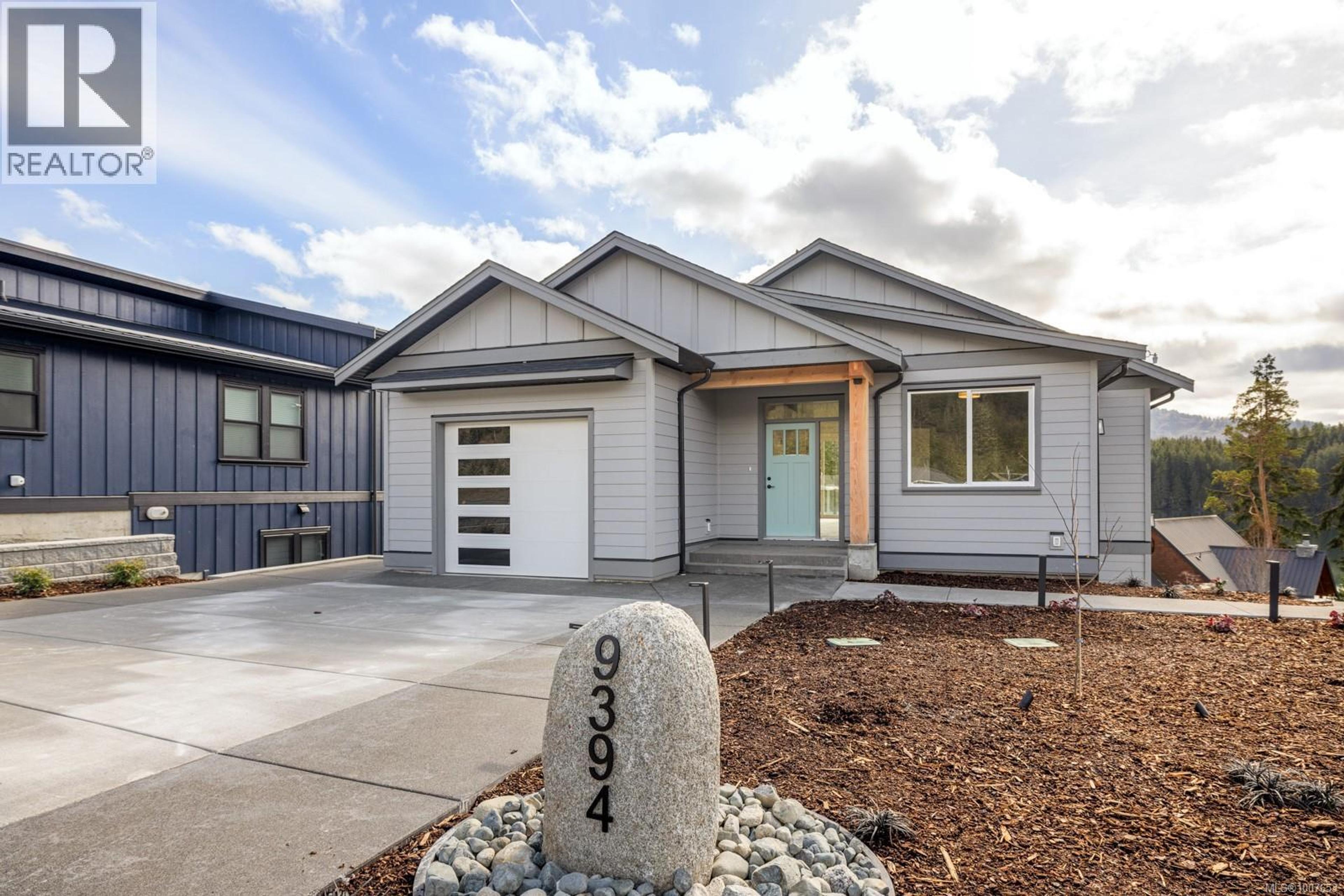 9388 Lakefront Rise, Lake Cowichan - Exteriors - Photo 3