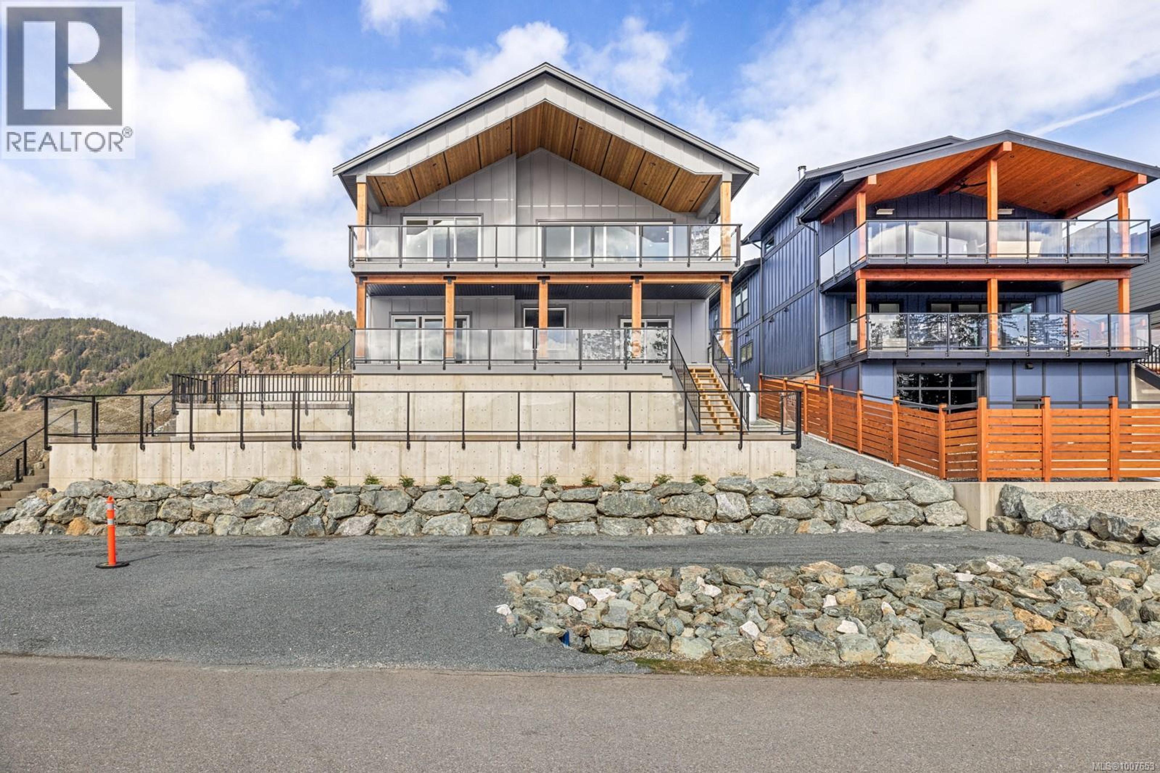 9388 Lakefront Rise, Lake Cowichan - Exteriors - Full Complex View - Photo 5