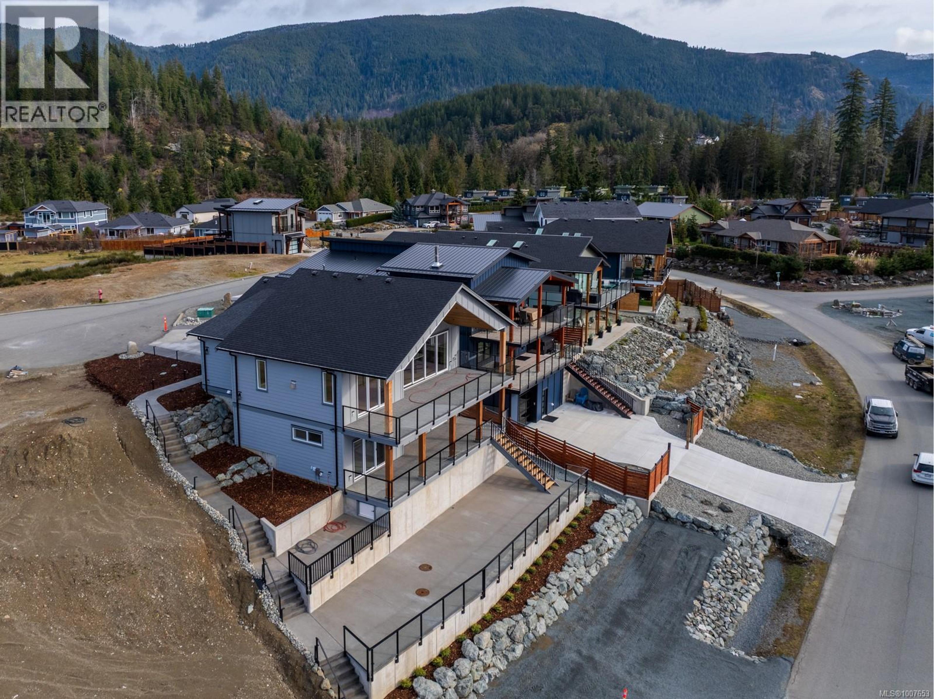 9388 Lakefront Rise, Lake Cowichan - Exteriors - Full Complex View, Drone/Aerial View - Photo 15