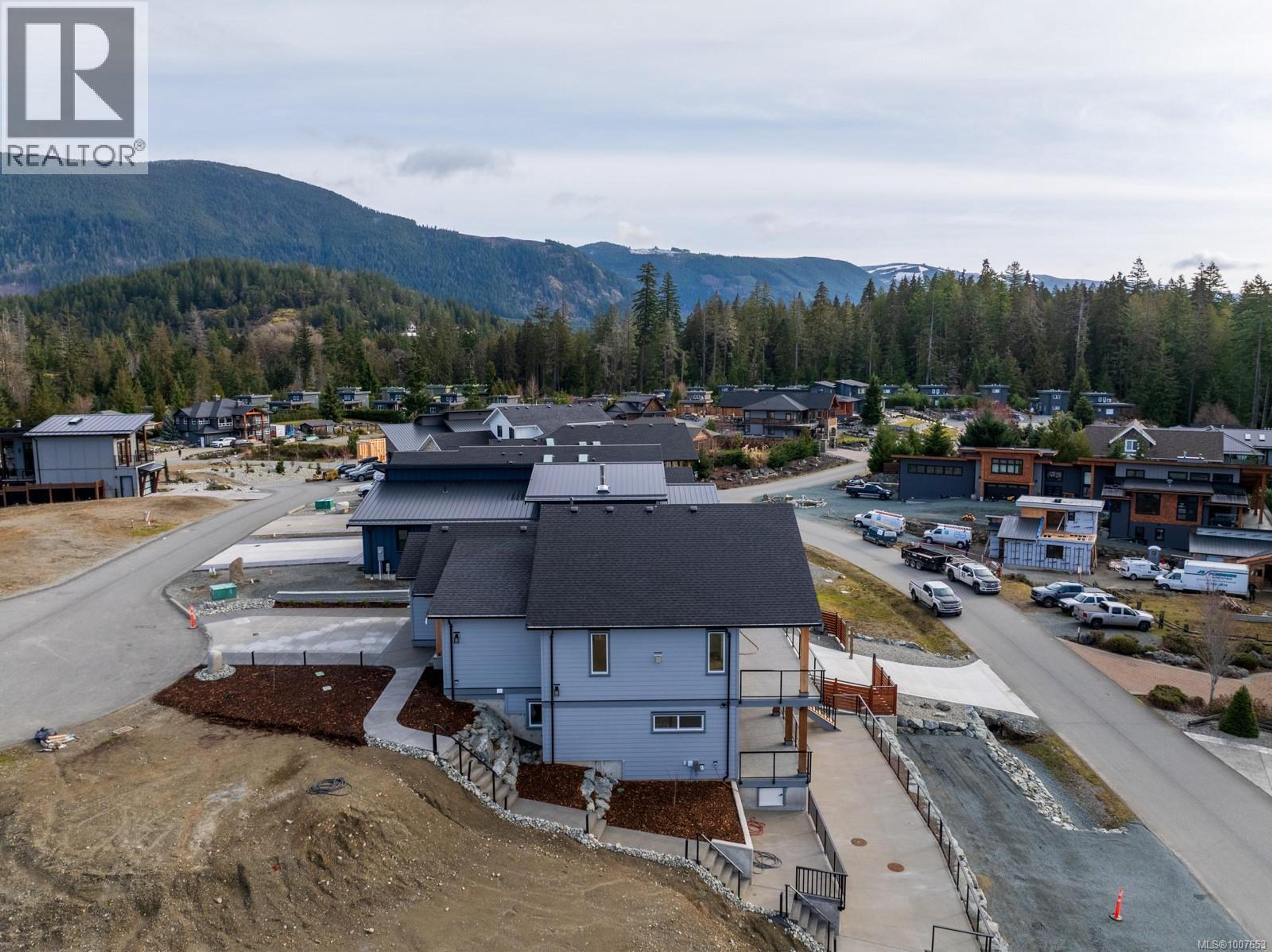 9388 Lakefront Rise, Lake Cowichan - Exteriors - Full Complex View, Drone/Aerial View - Photo 17