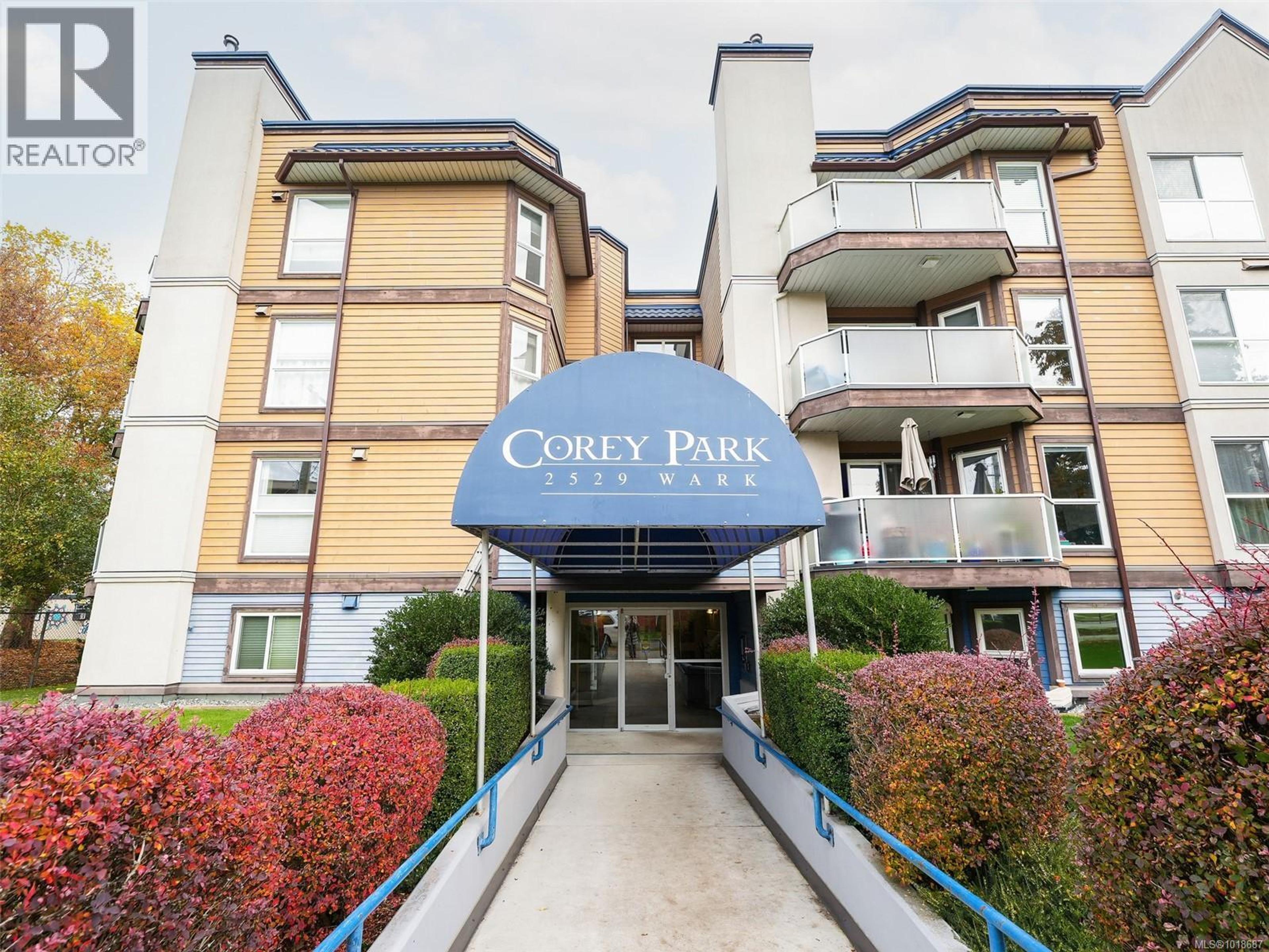 2529 Wark St, Victoria - Exteriors - Photo 3