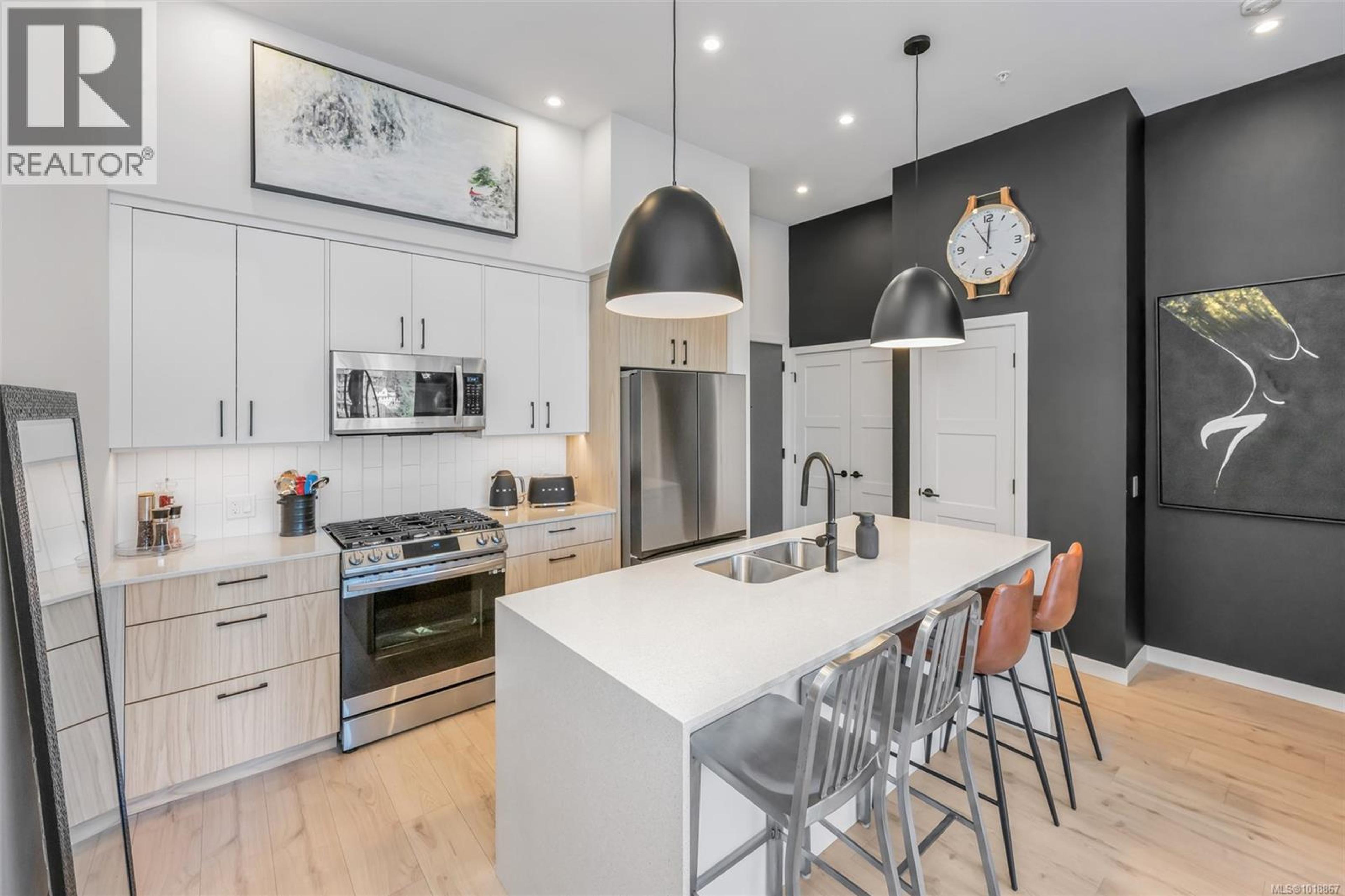 #608 947 WHIRLAWAY CRES - Image 2