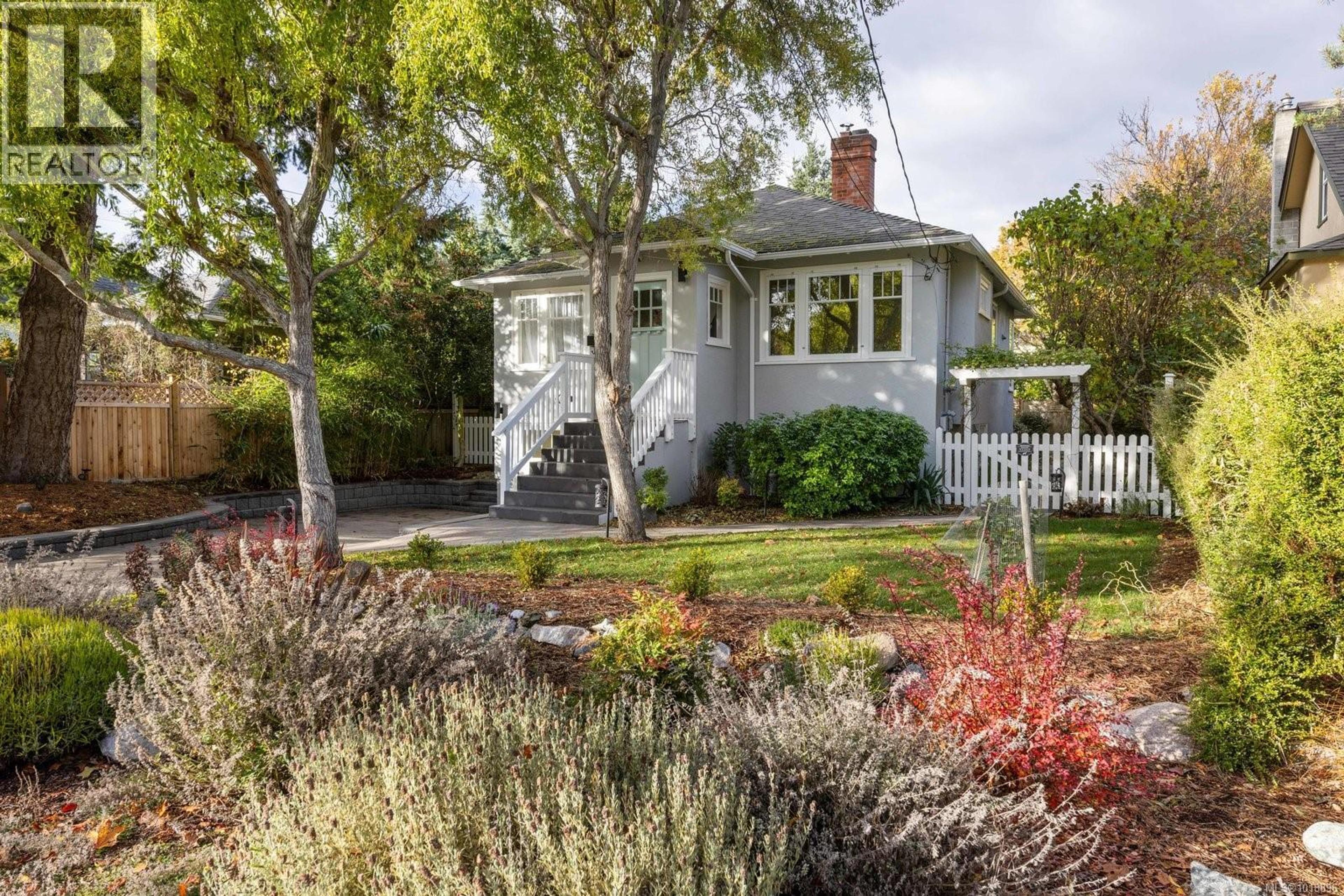 2168 BARTLETT AVE - Main Image