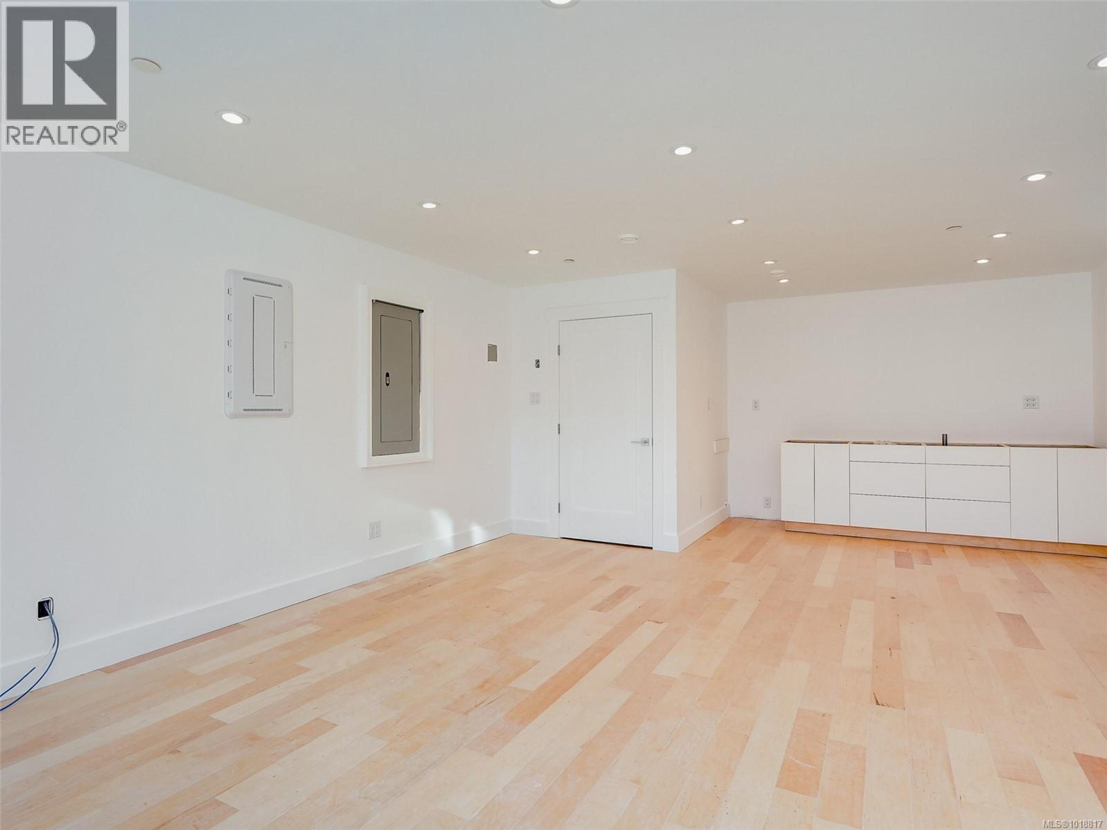 #109 1105 PANDORA AVE - Image 2