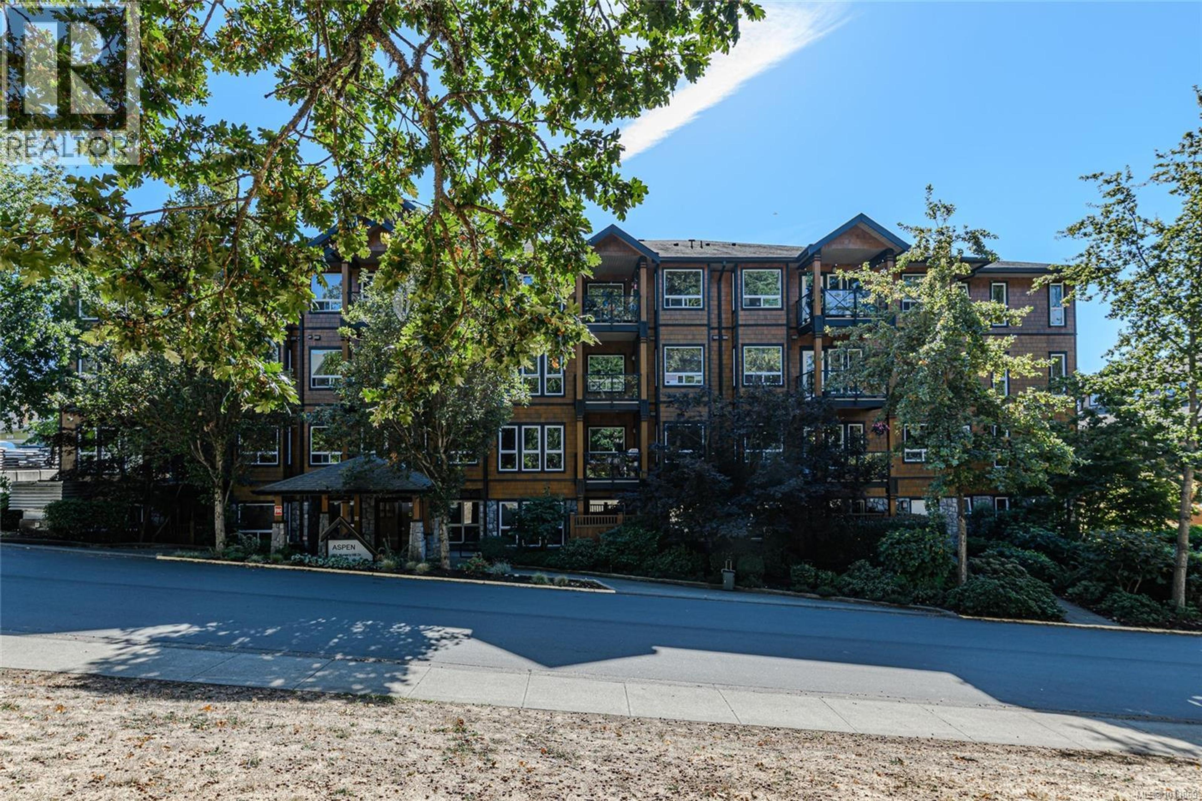 201 Nursery Hill Dr, View Royal - Exteriors - Photo 3