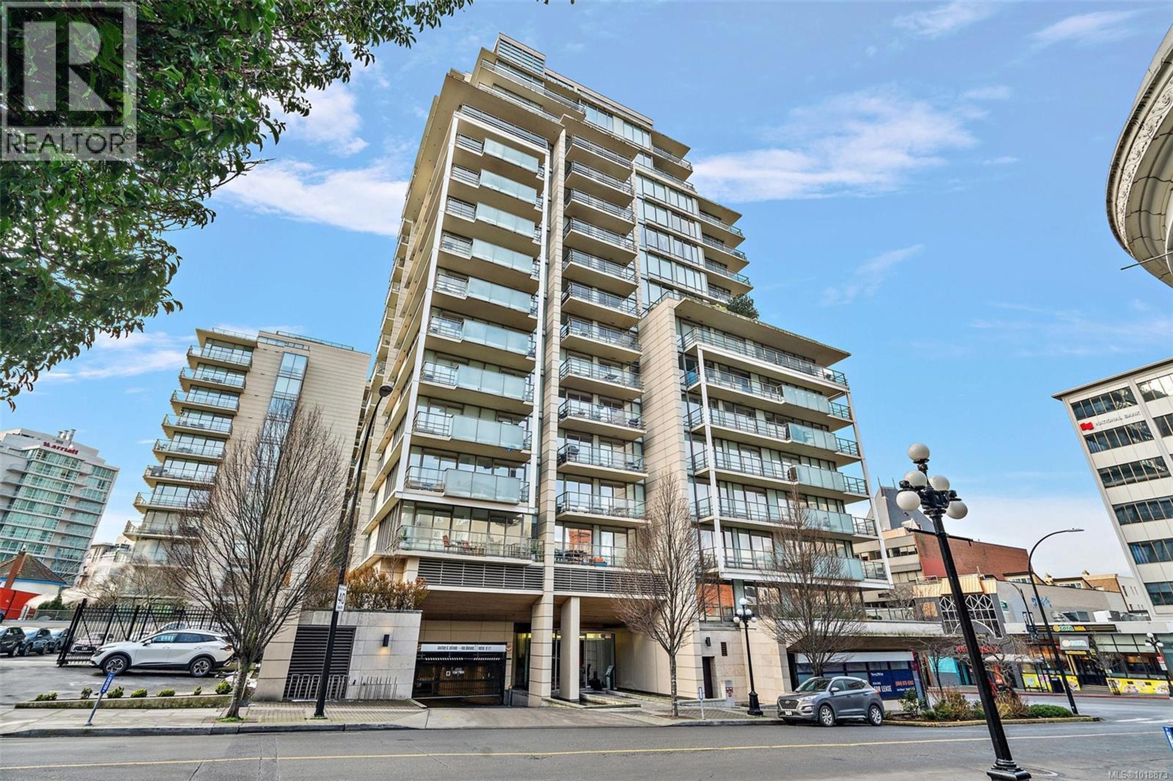 708 Burdett Ave, Victoria - Exteriors - Photo 2