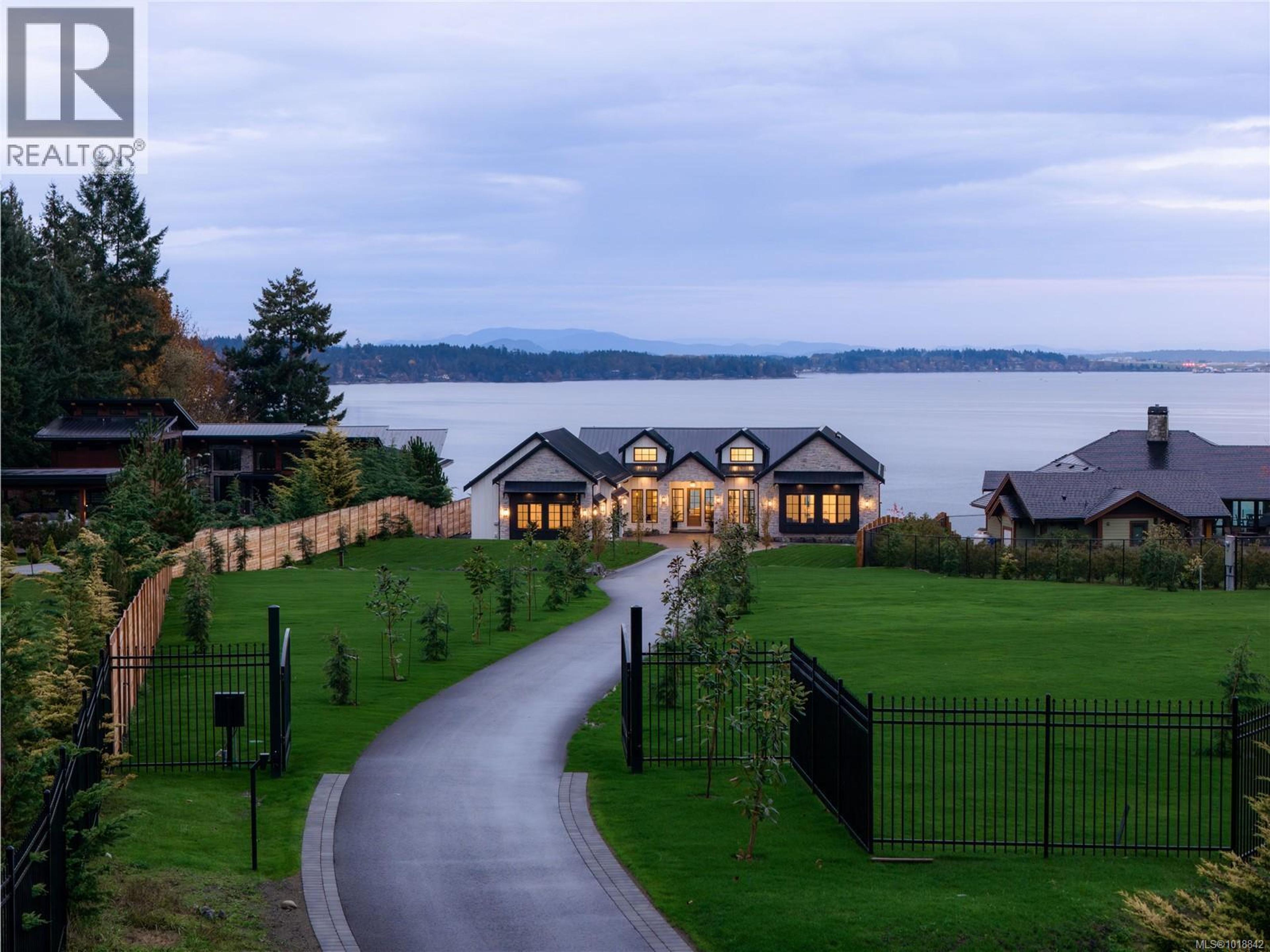 3080 Beachfront Cres, Mill Bay - Exteriors - Photo 6