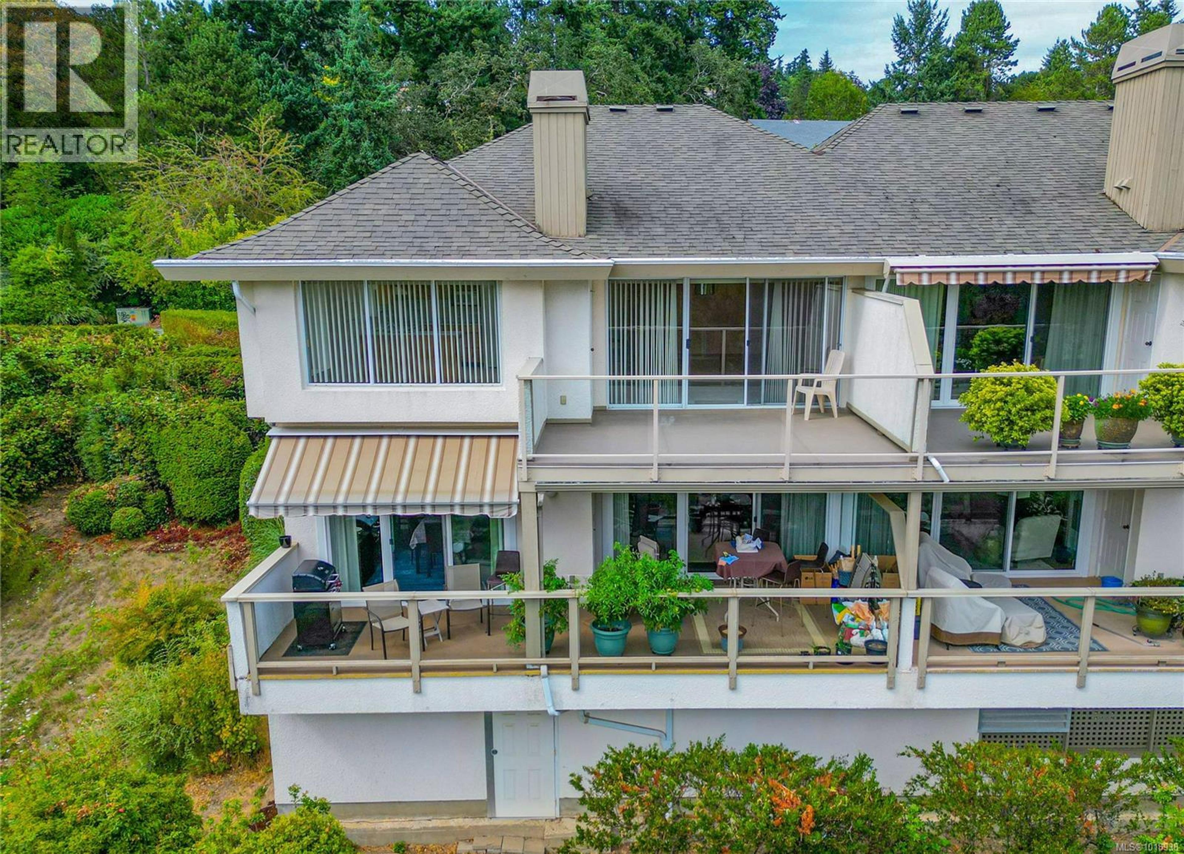 895 Royal Oak Ave, Saanich - Exteriors - Full Complex View, Drone/Aerial View - Photo 3
