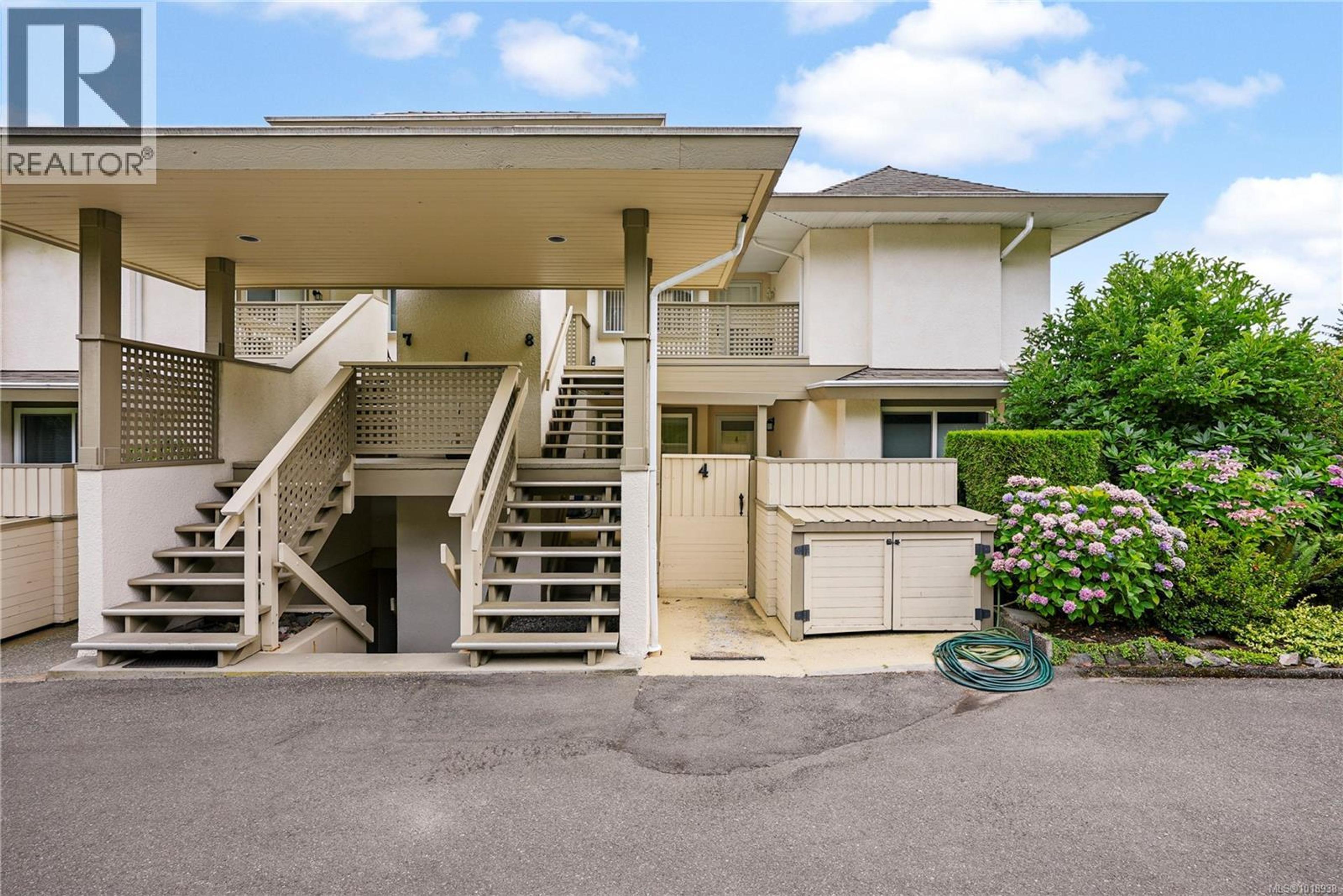 895 Royal Oak Ave, Saanich - Exteriors - Photo 5