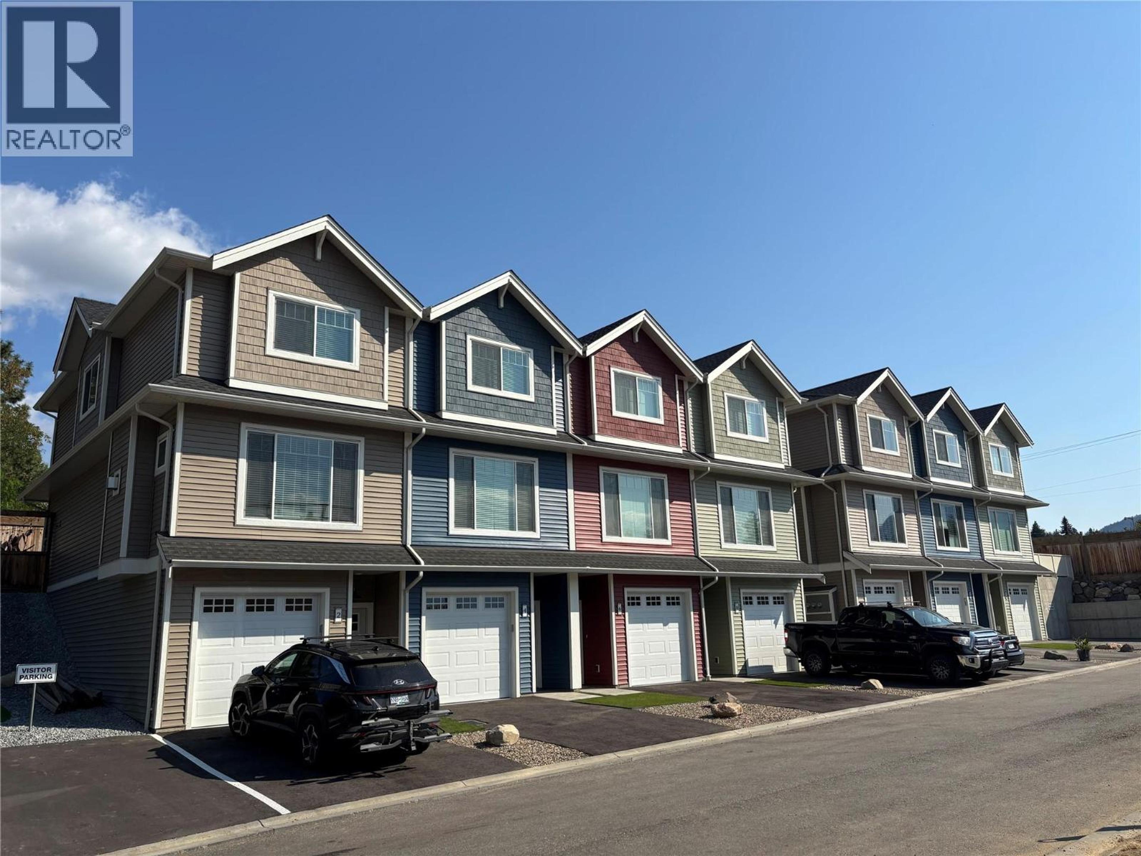 1910 11 Avenue NE, Salmon Arm - Exteriors - Full Complex View - Photo 4