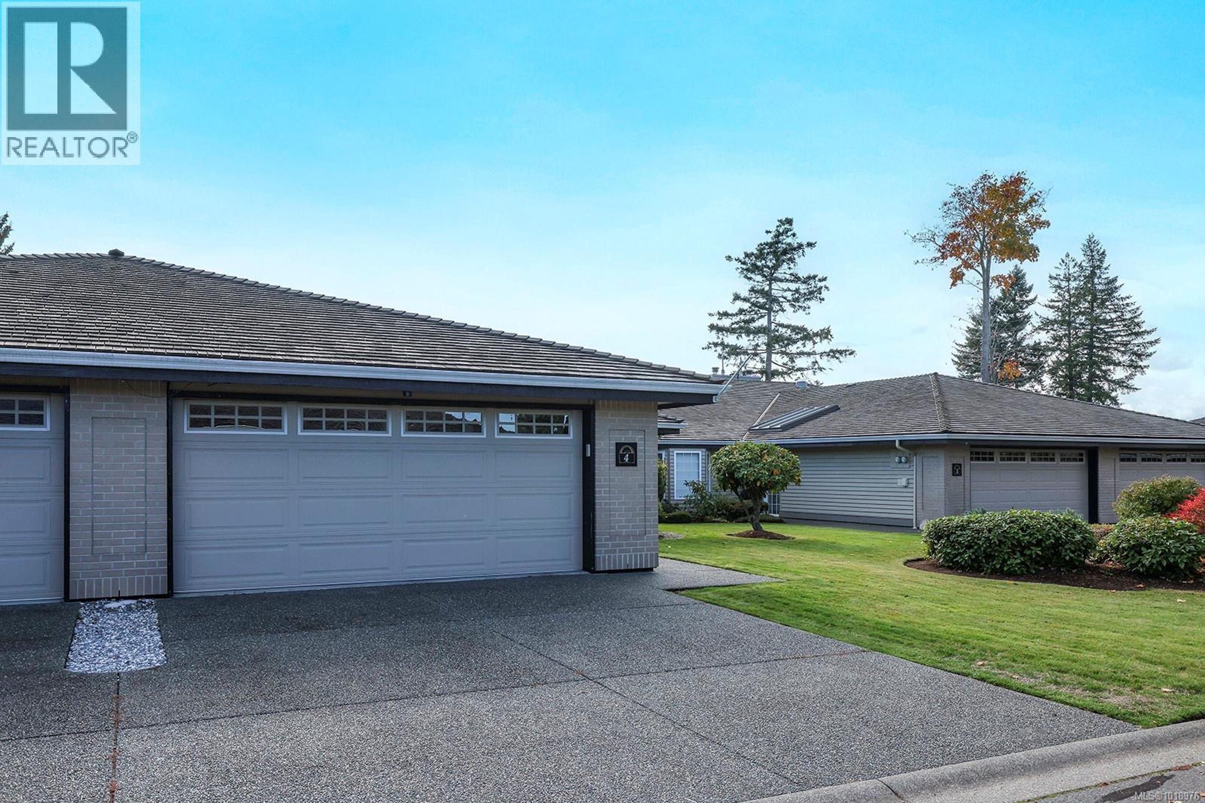 3100 Kensington Cres, Courtenay - Exteriors - Full Complex View - Photo 6