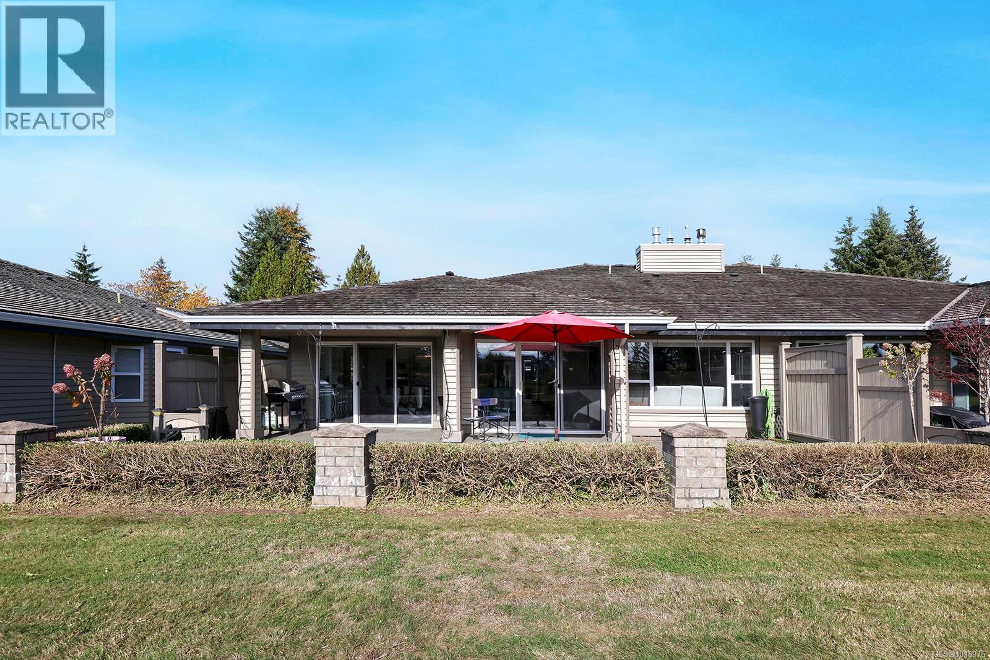 3100 Kensington Cres, Courtenay - Exteriors - Full Complex View - Photo 9