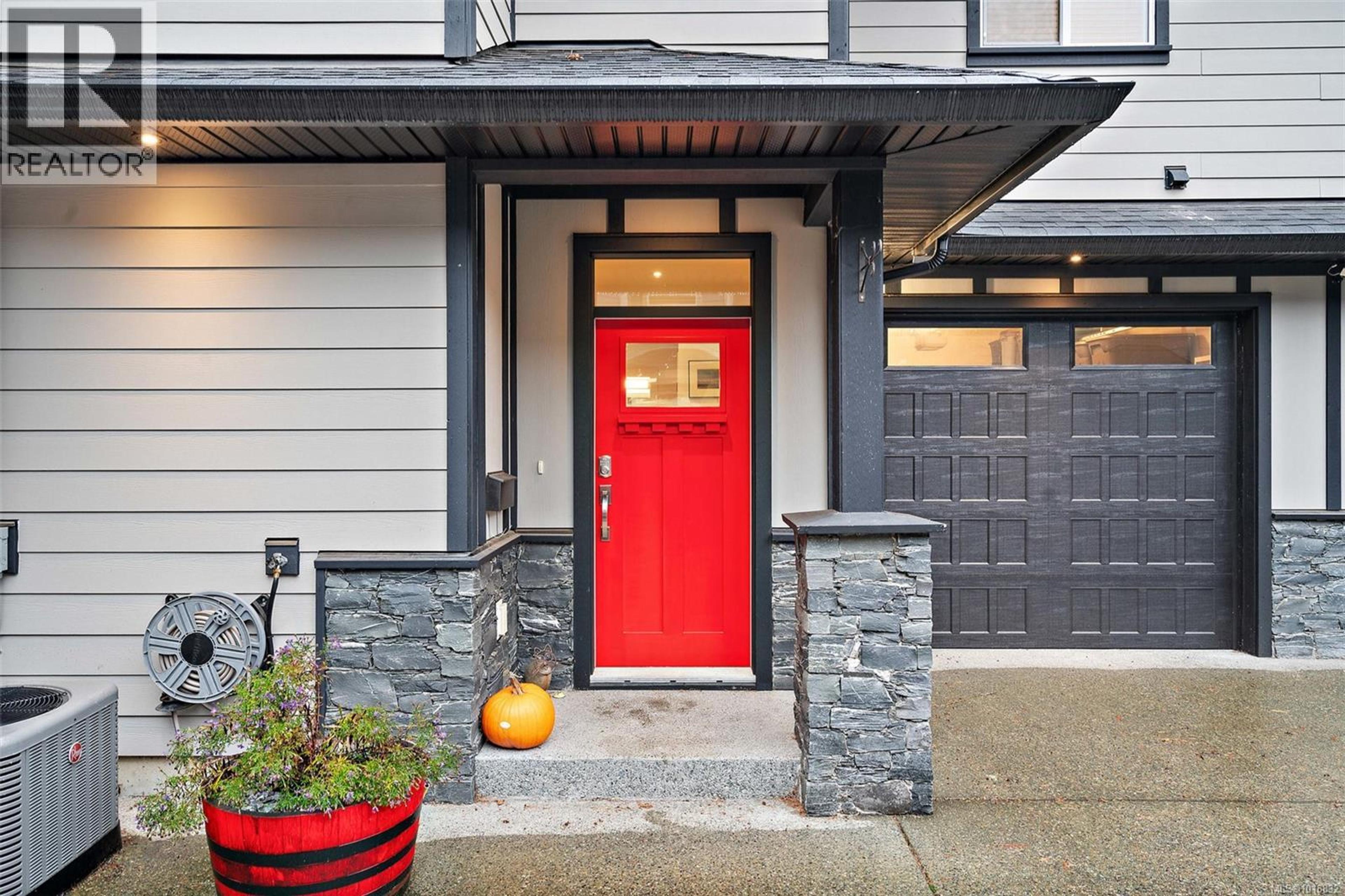 5869 Deuchars Dr, Duncan - Exteriors - Photo 3