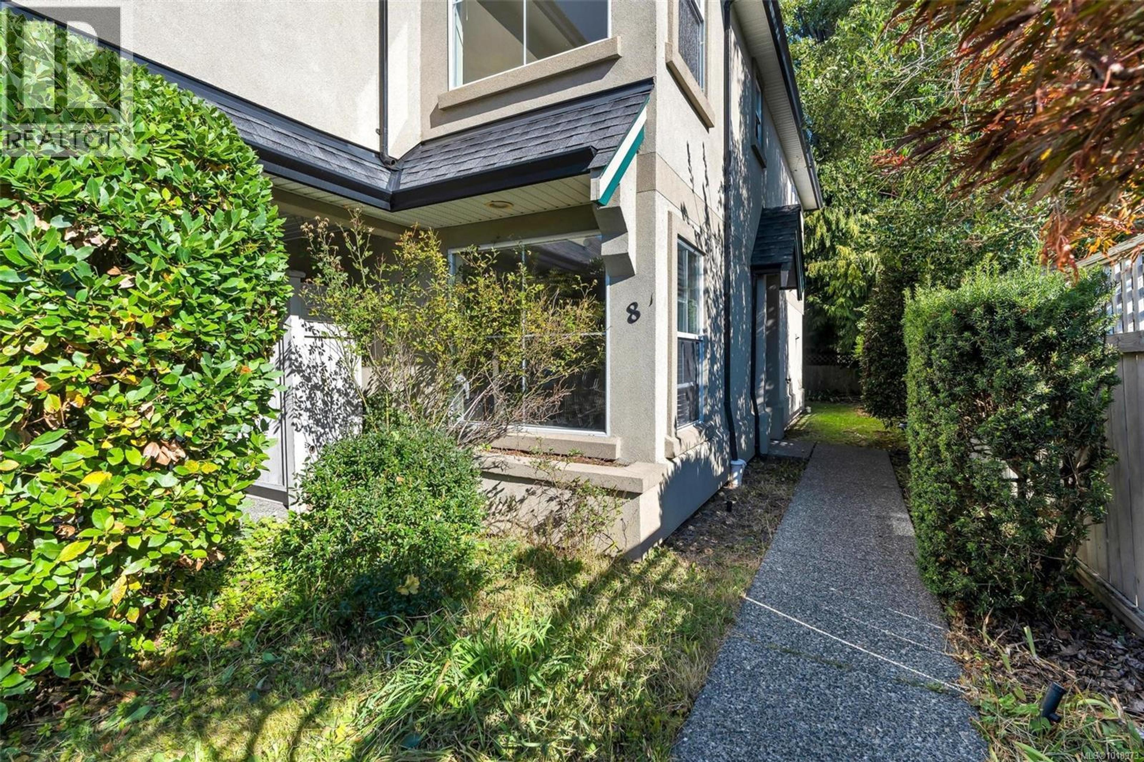 2633 Shelbourne St, Victoria - Exteriors - Photo 6