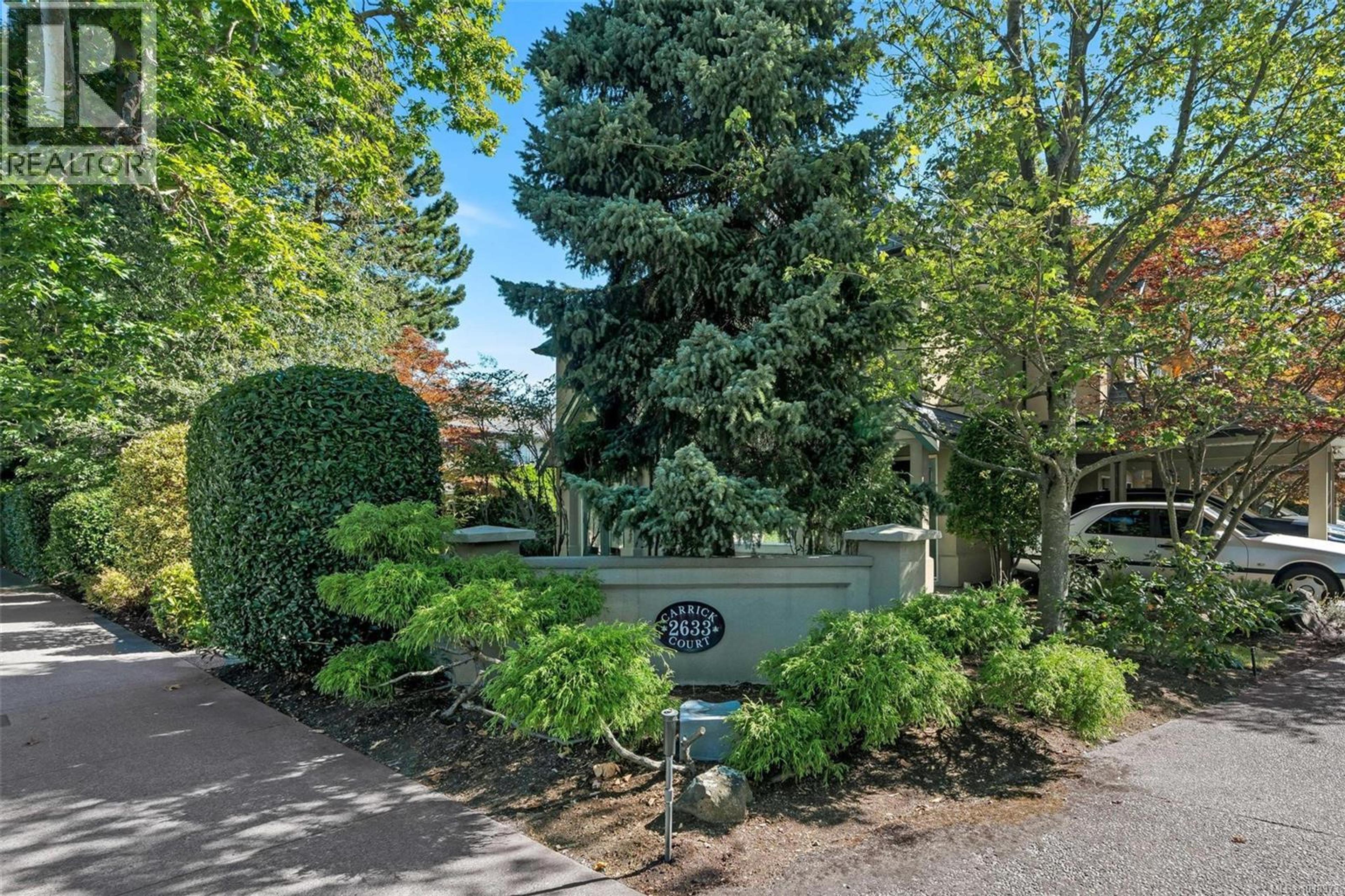 2633 Shelbourne St, Victoria - Exteriors - Photo 5