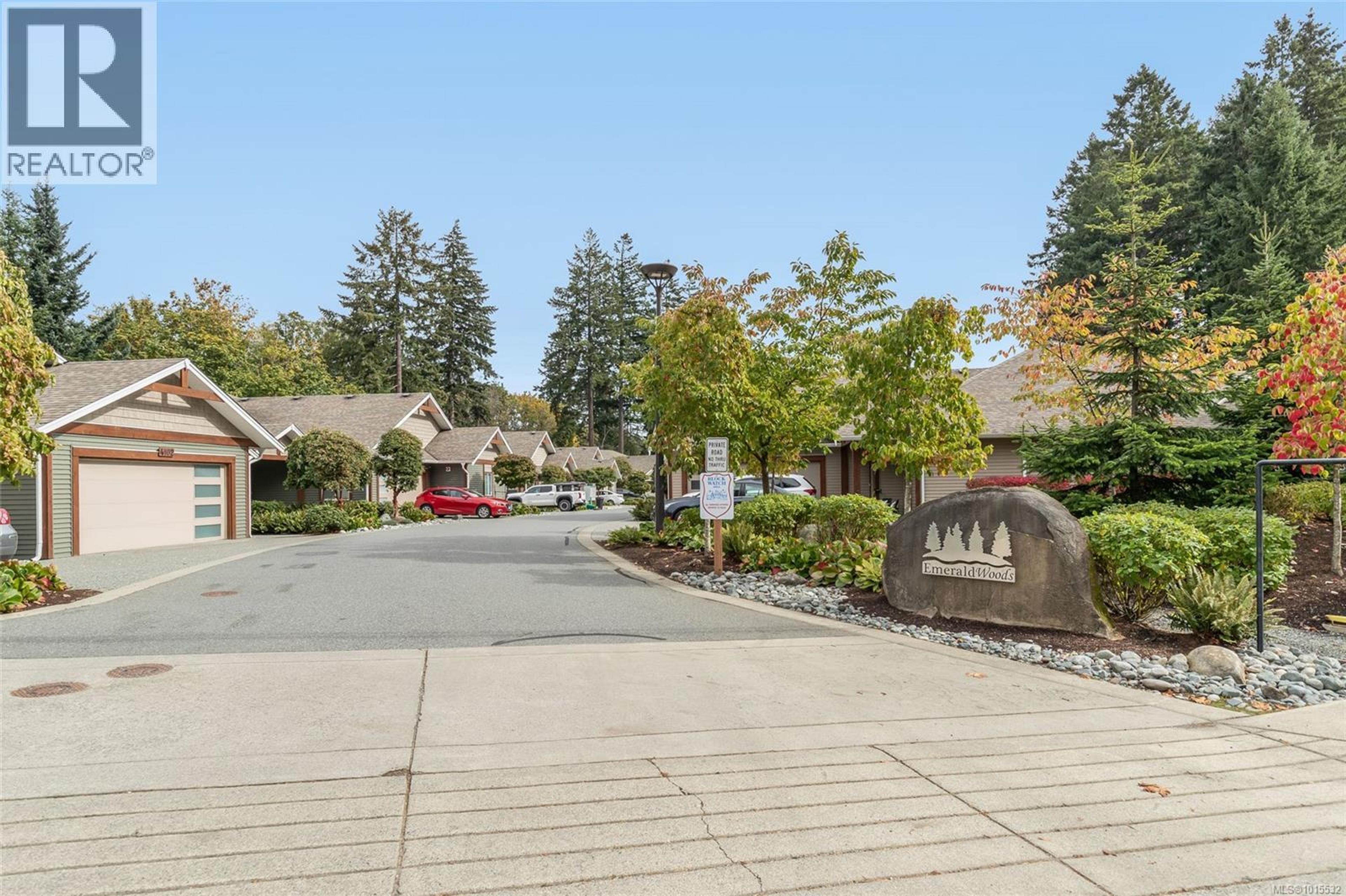 4132 Emerald Woods Pl, Nanaimo - Exteriors - Full Complex View - Photo 15