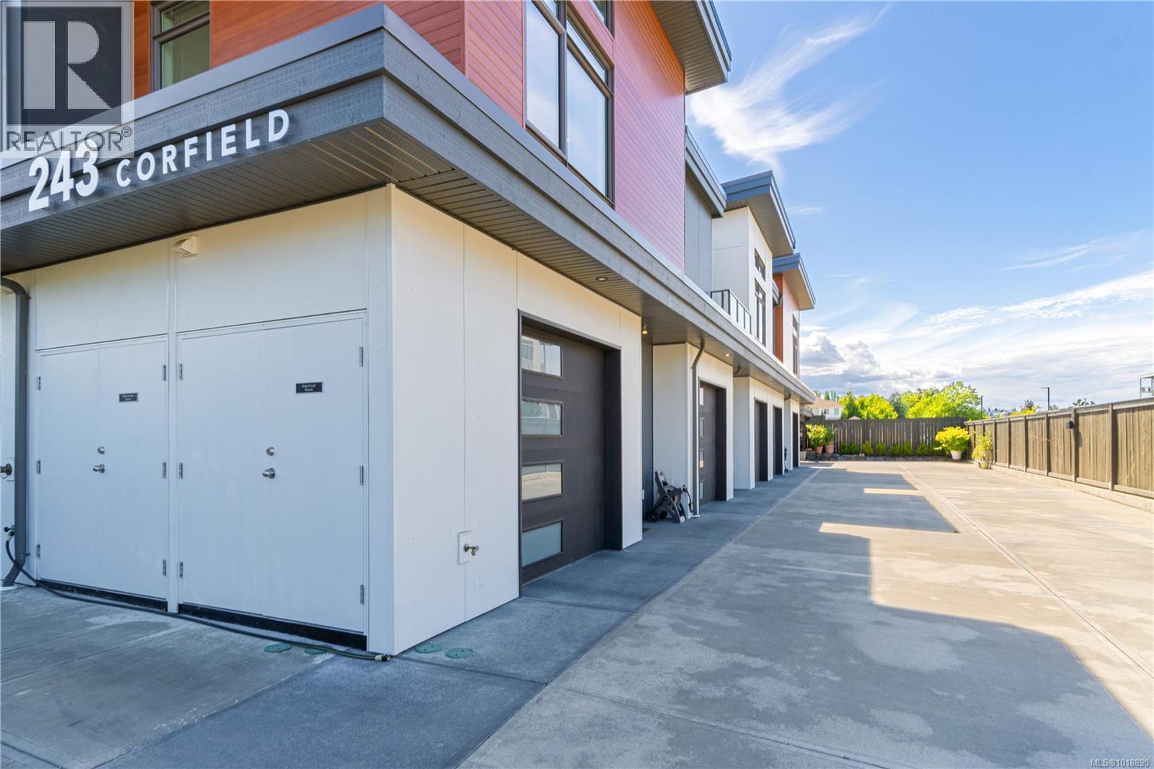 243 Corfield St S, Parksville - Exteriors - Full Complex View - Photo 4